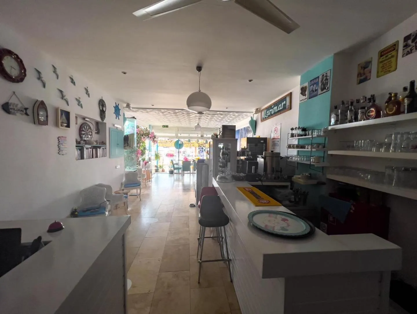 Lounge or bar in Larimar Hotel Cesme