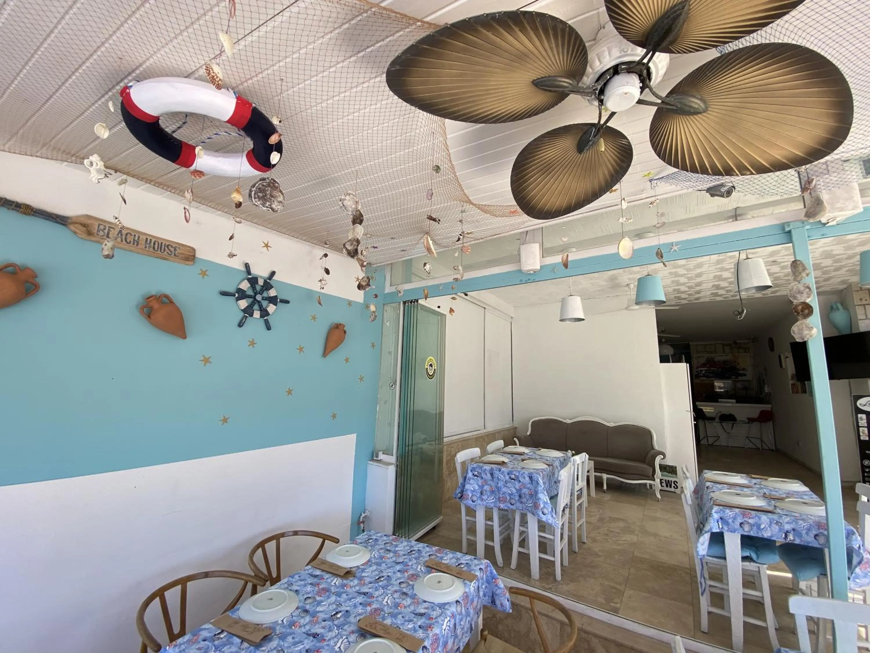 Lounge or bar in Larimar Hotel Cesme