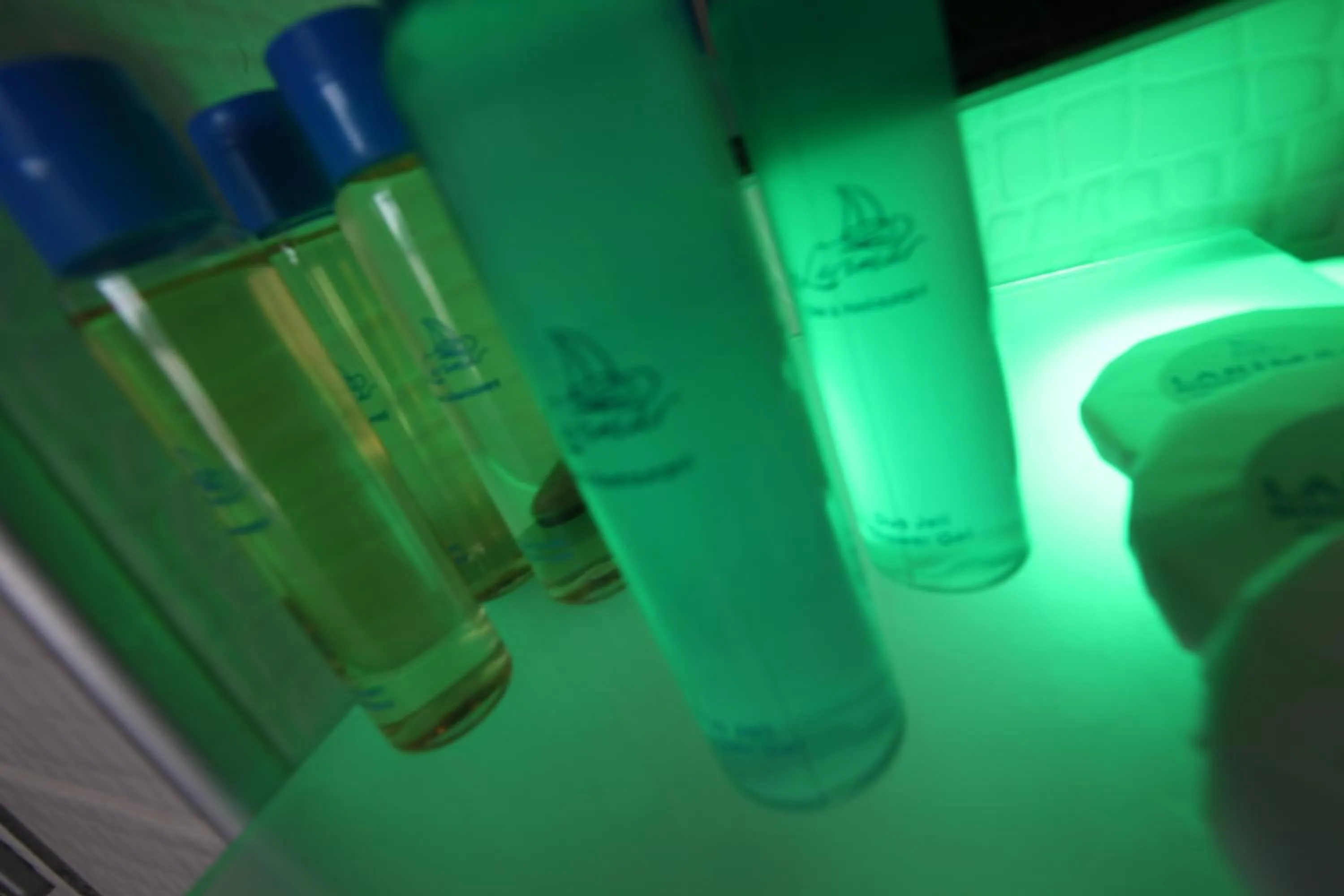 Shower in Larimar Hotel Cesme