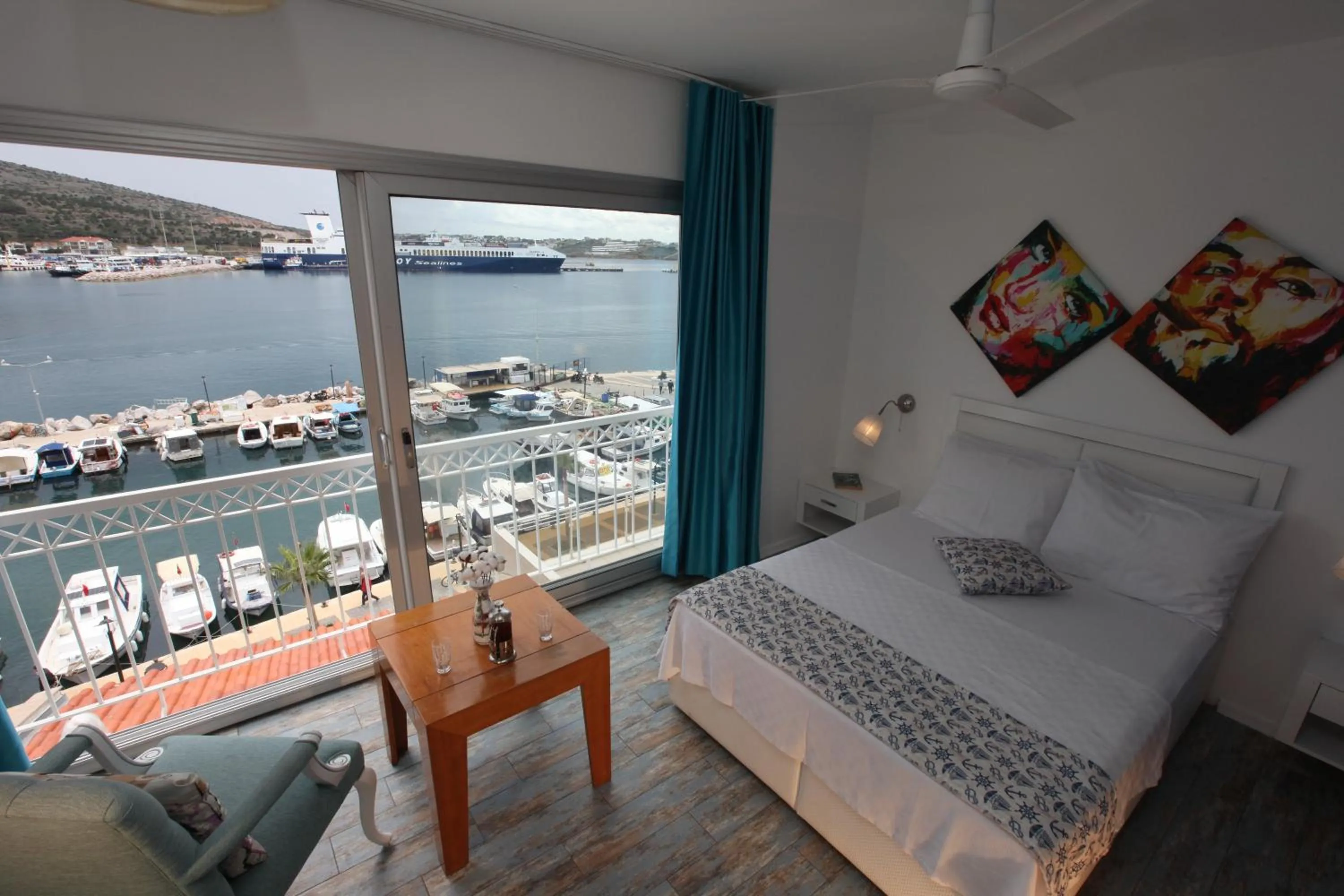 Bed in Larimar Hotel Cesme