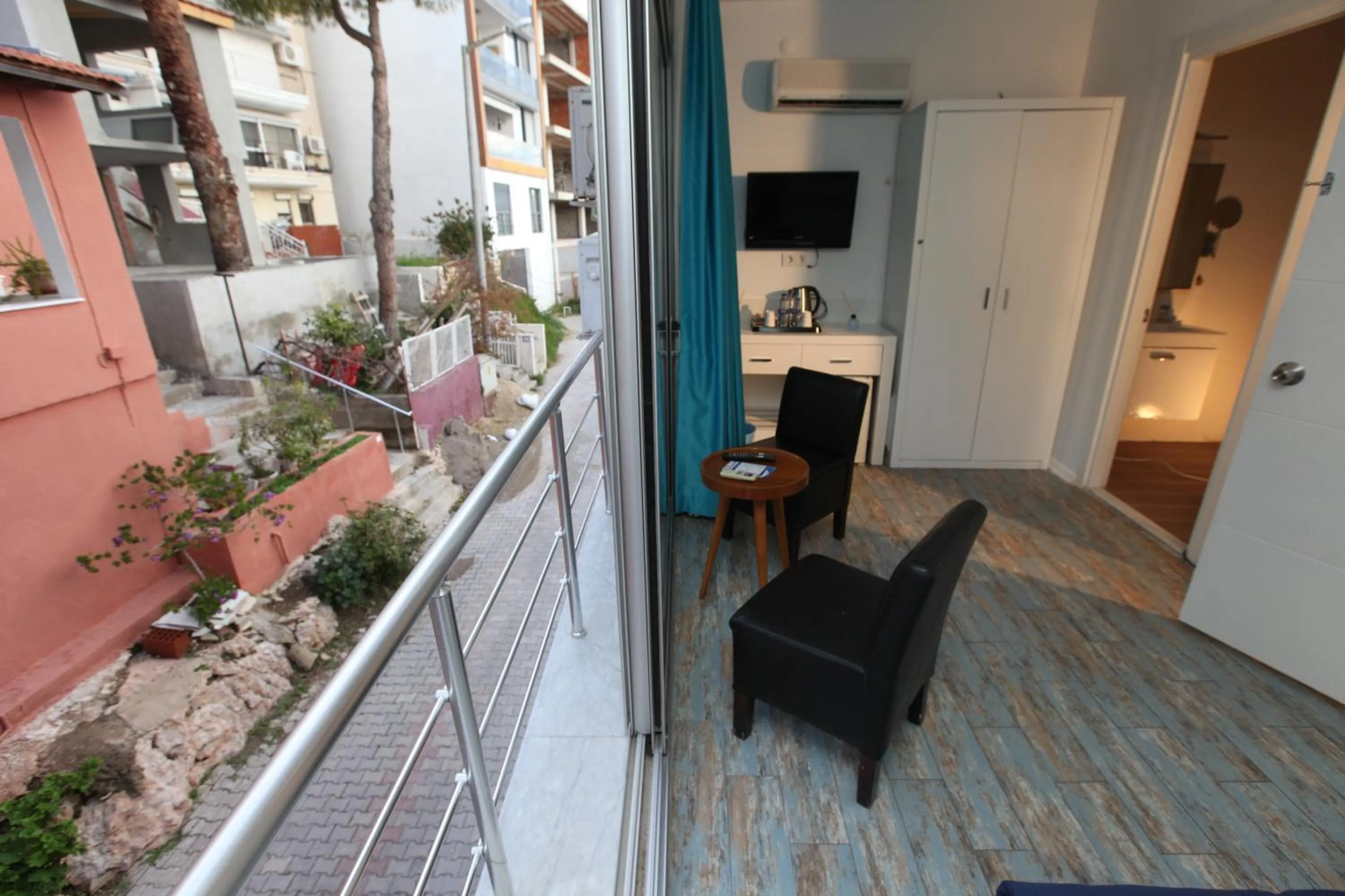 Street view in Larimar Hotel Cesme