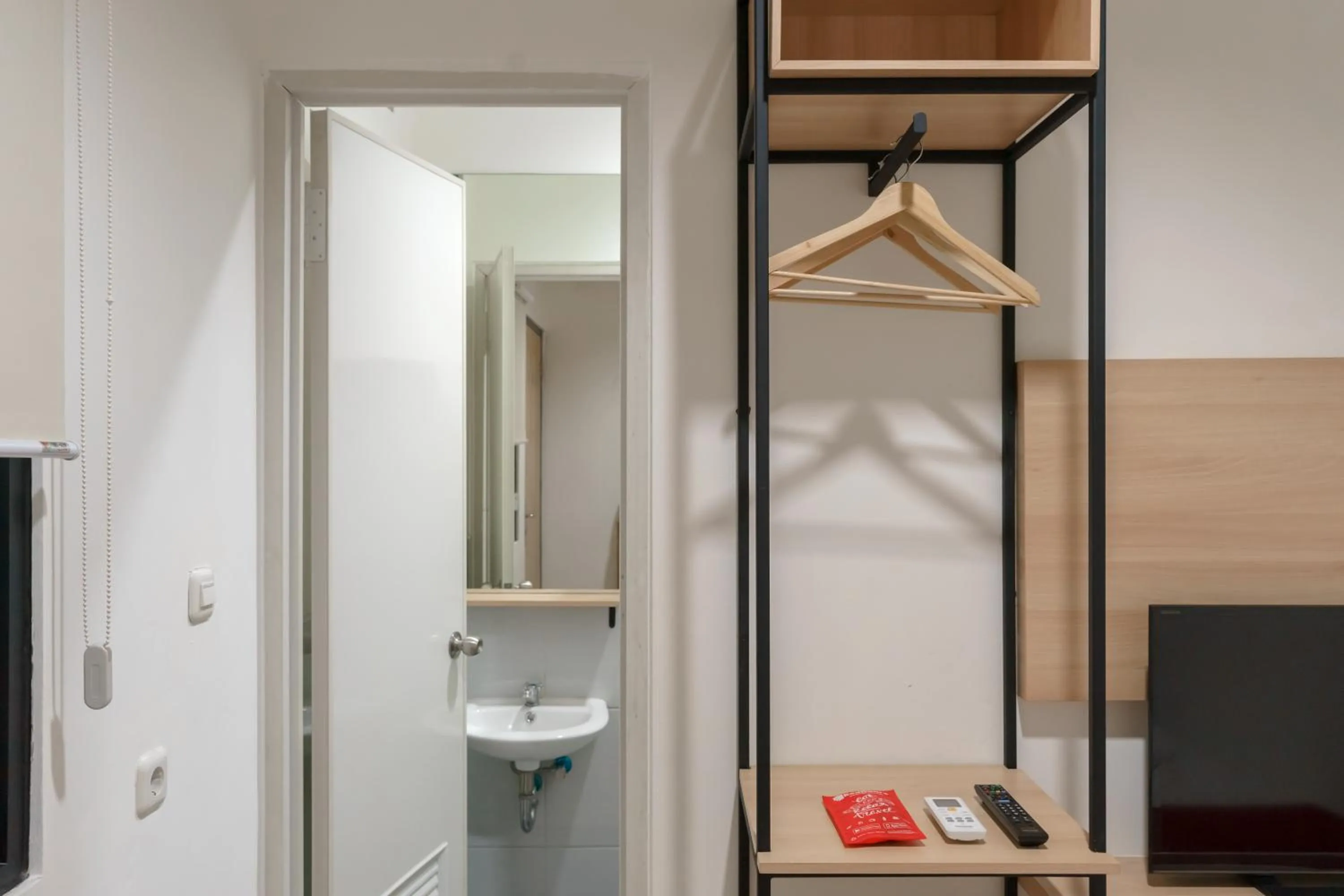 Bathroom in RedDoorz near Seasons City Mall 3