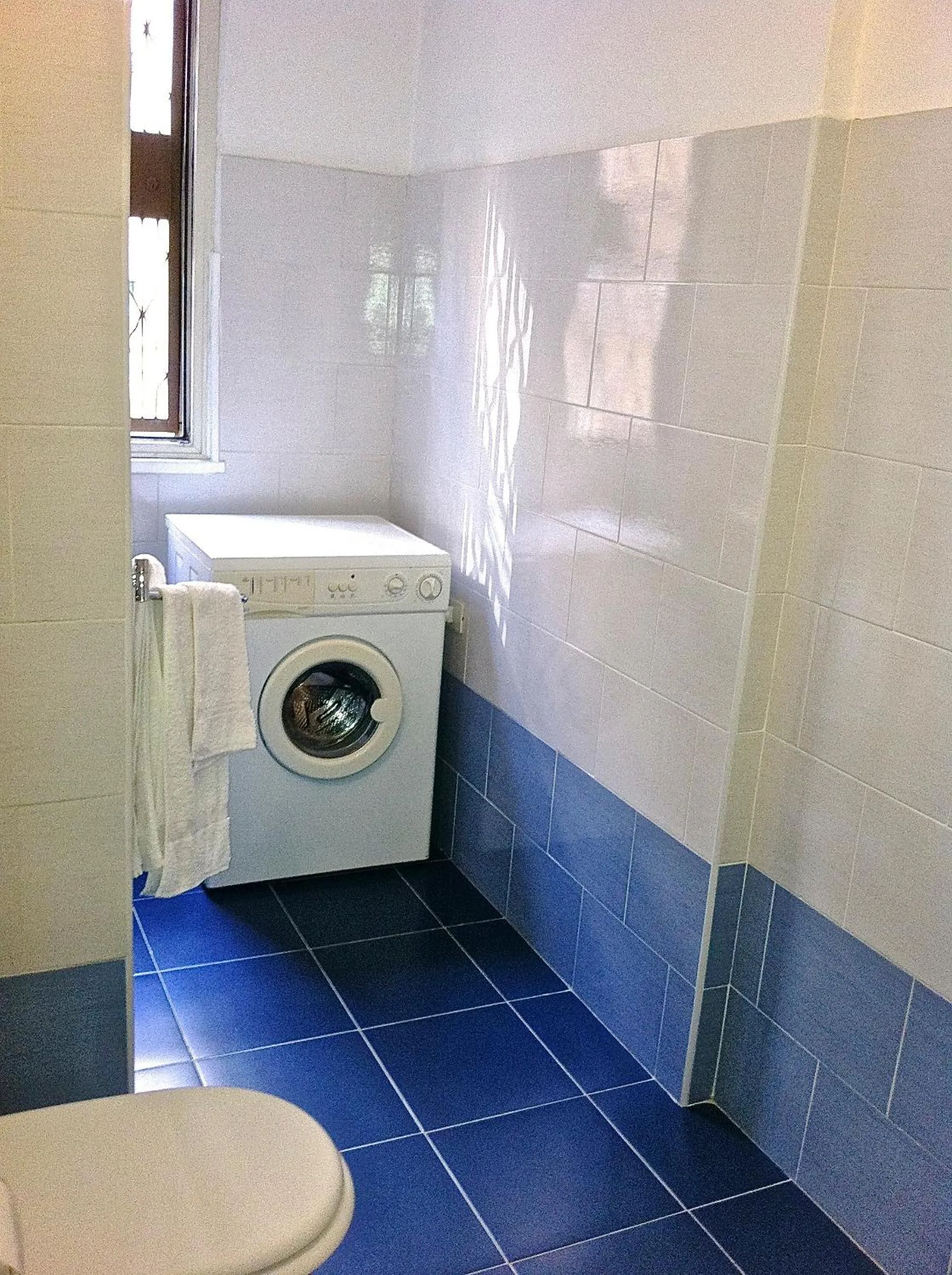 Bathroom in Domus Fabiola - Vaticano