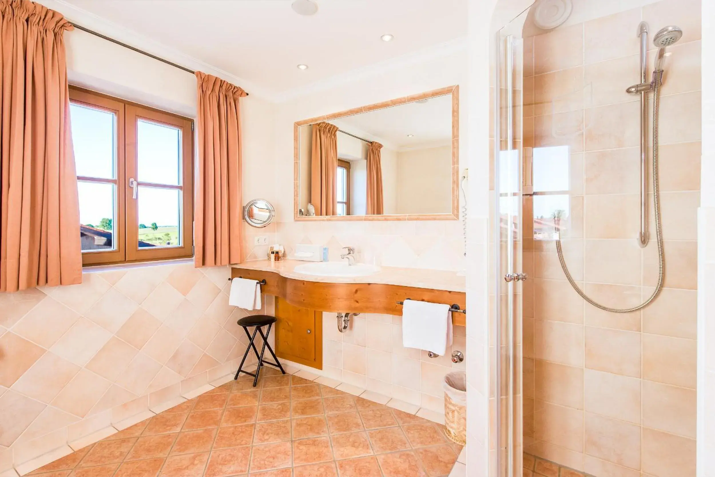 Double Room Streetside - single occupancy in Hotel und Landgasthof Altwirt Double Room Streetside - single occupancy in Hotel und Landgasthof Altwirt