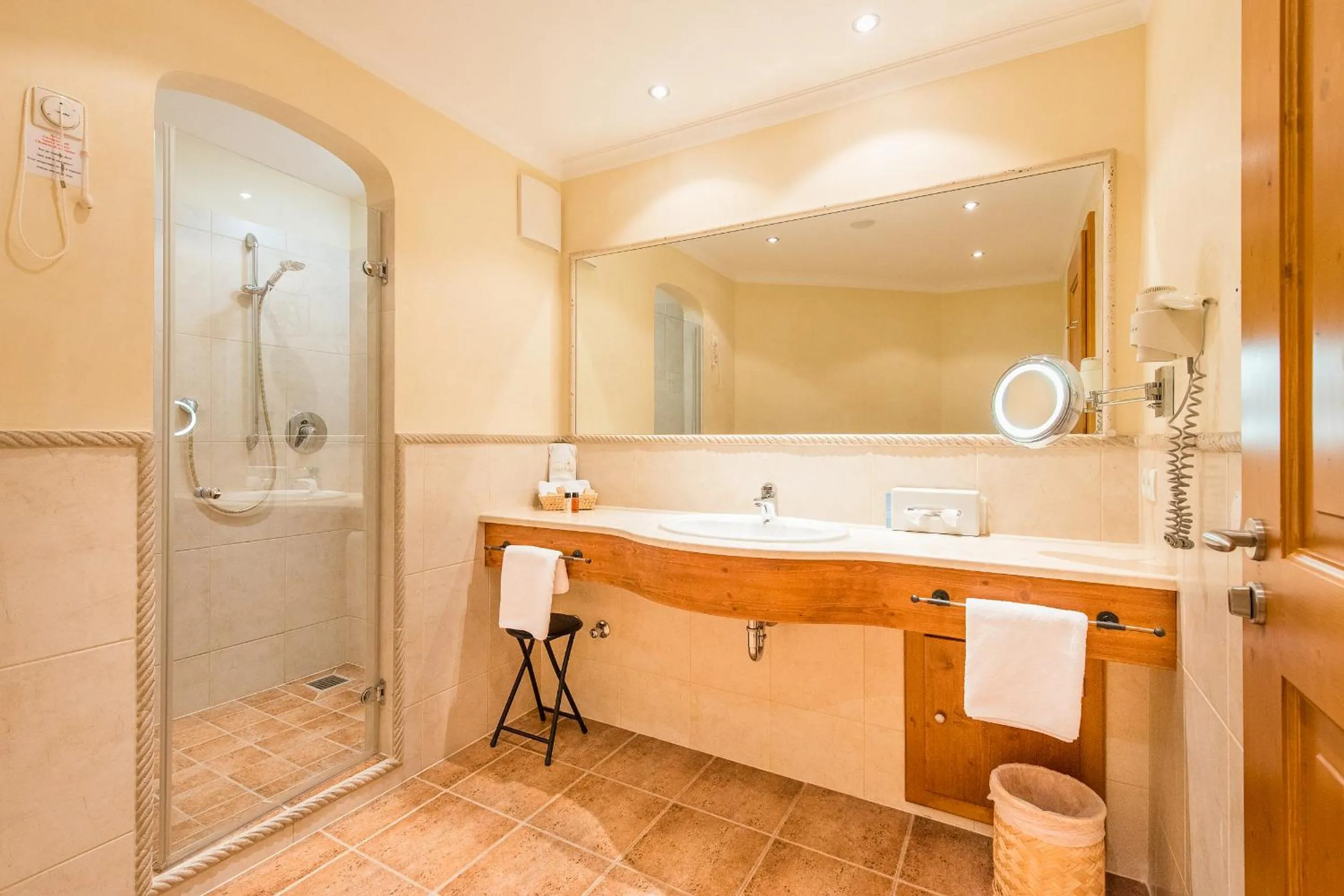 Bathroom in Hotel und Landgasthof Altwirt