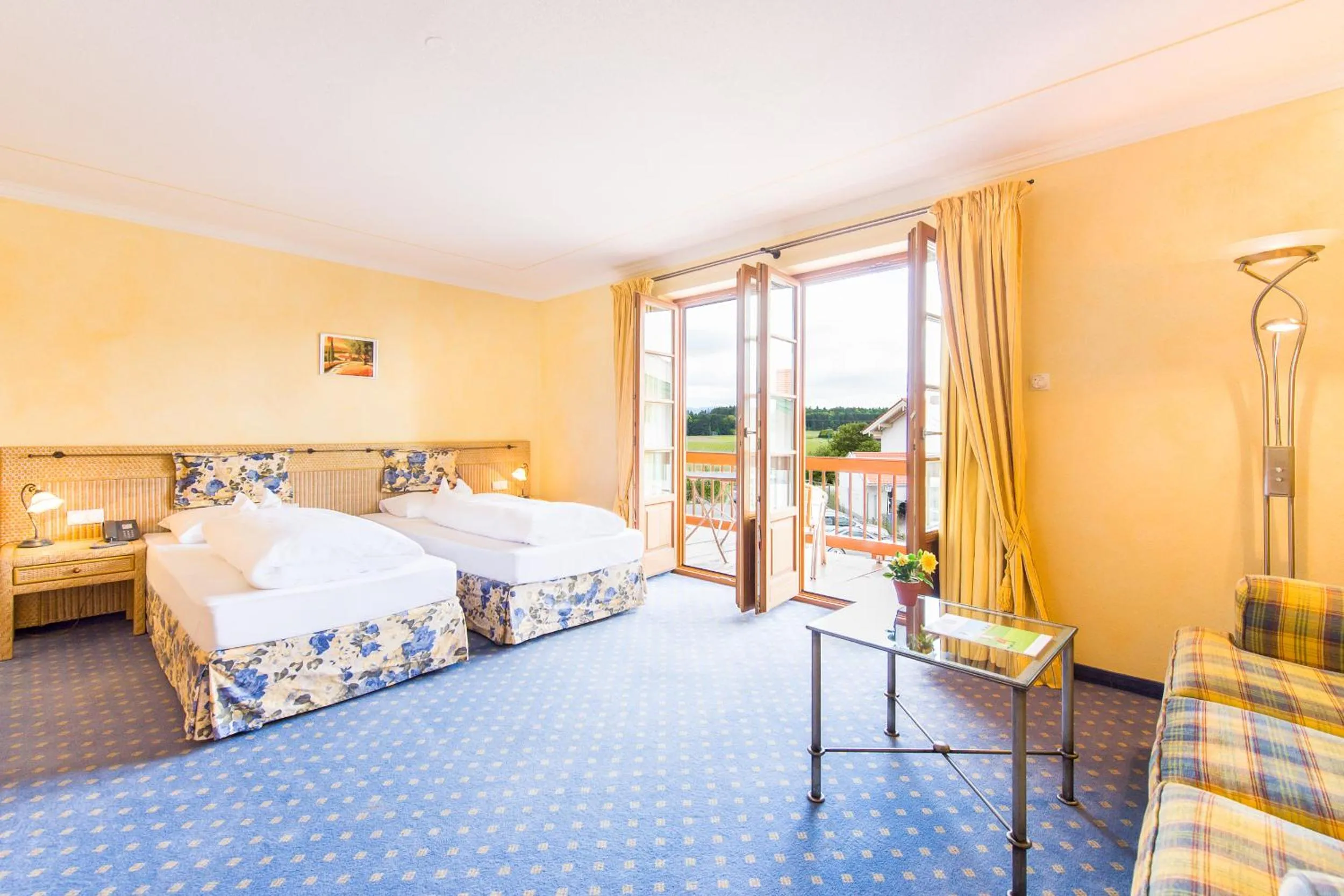 Photo of the whole room, Bed in Hotel und Landgasthof Altwirt