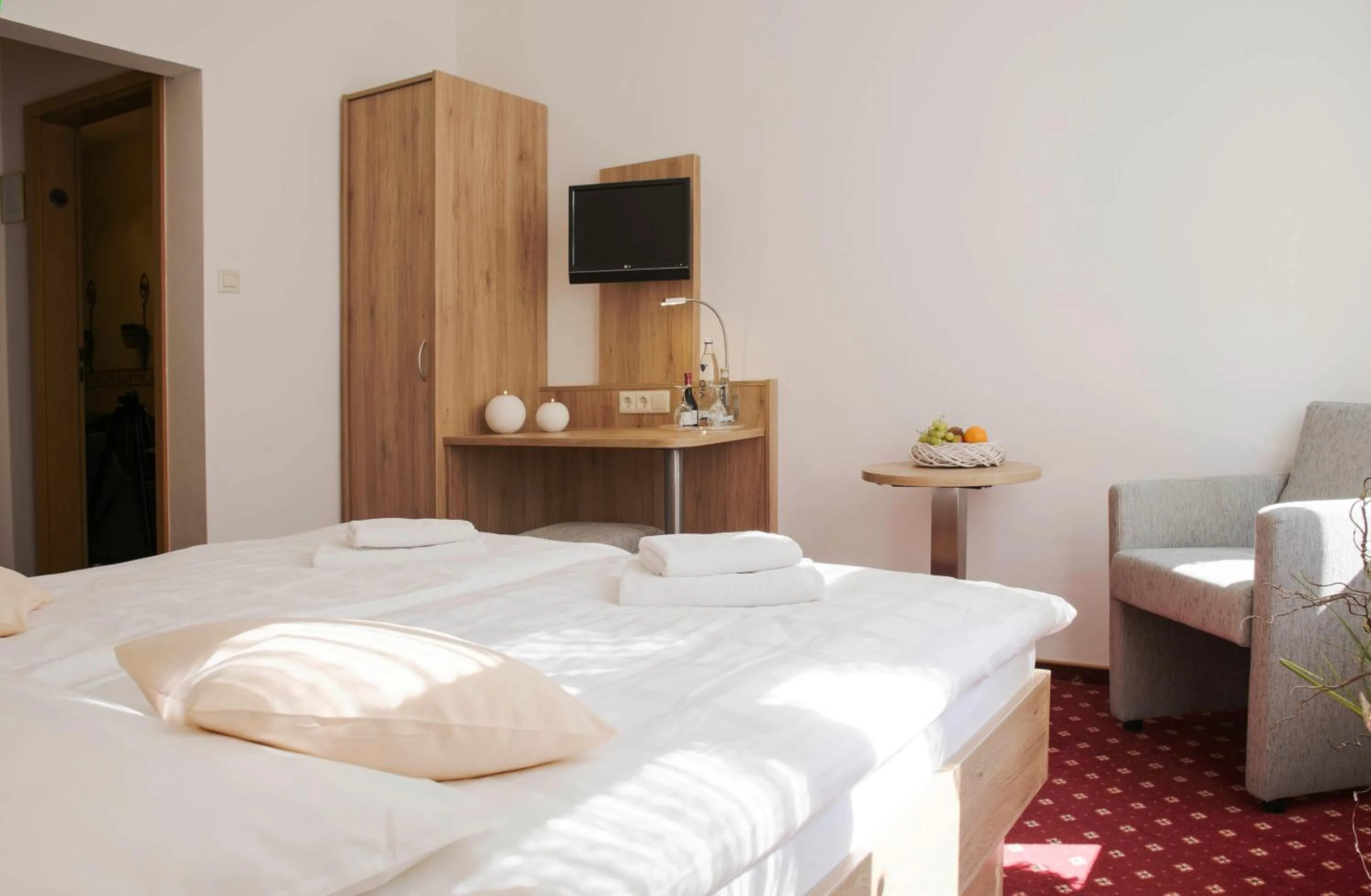 Photo of the whole room, Bed in Ferien- und Wellnesshotel Waldfrieden