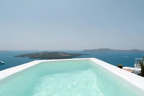 Anemos Fira Caldera View