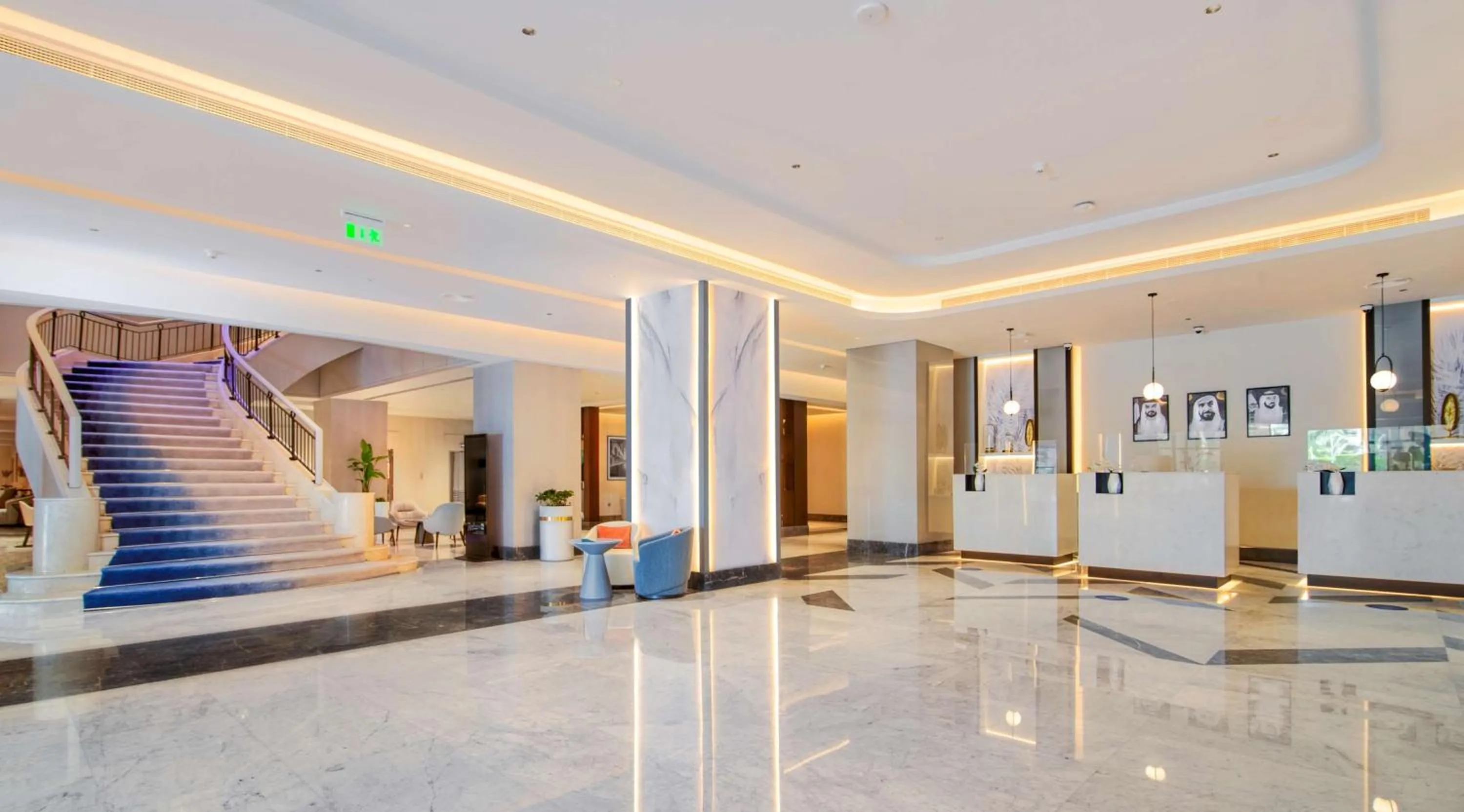 Lobby or reception in Radisson Blu Hotel & Resort, Abu Dhabi Corniche