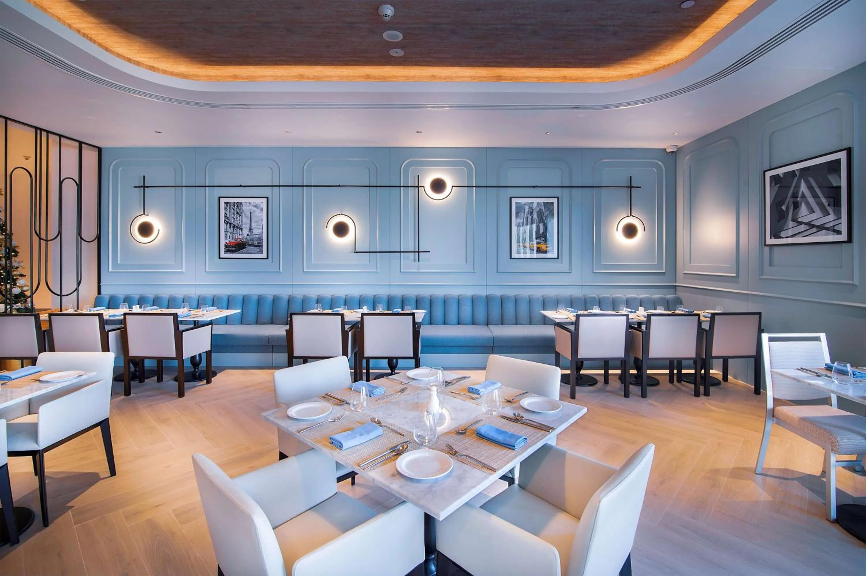 Restaurant/places to eat in Radisson Blu Hotel & Resort, Abu Dhabi Corniche