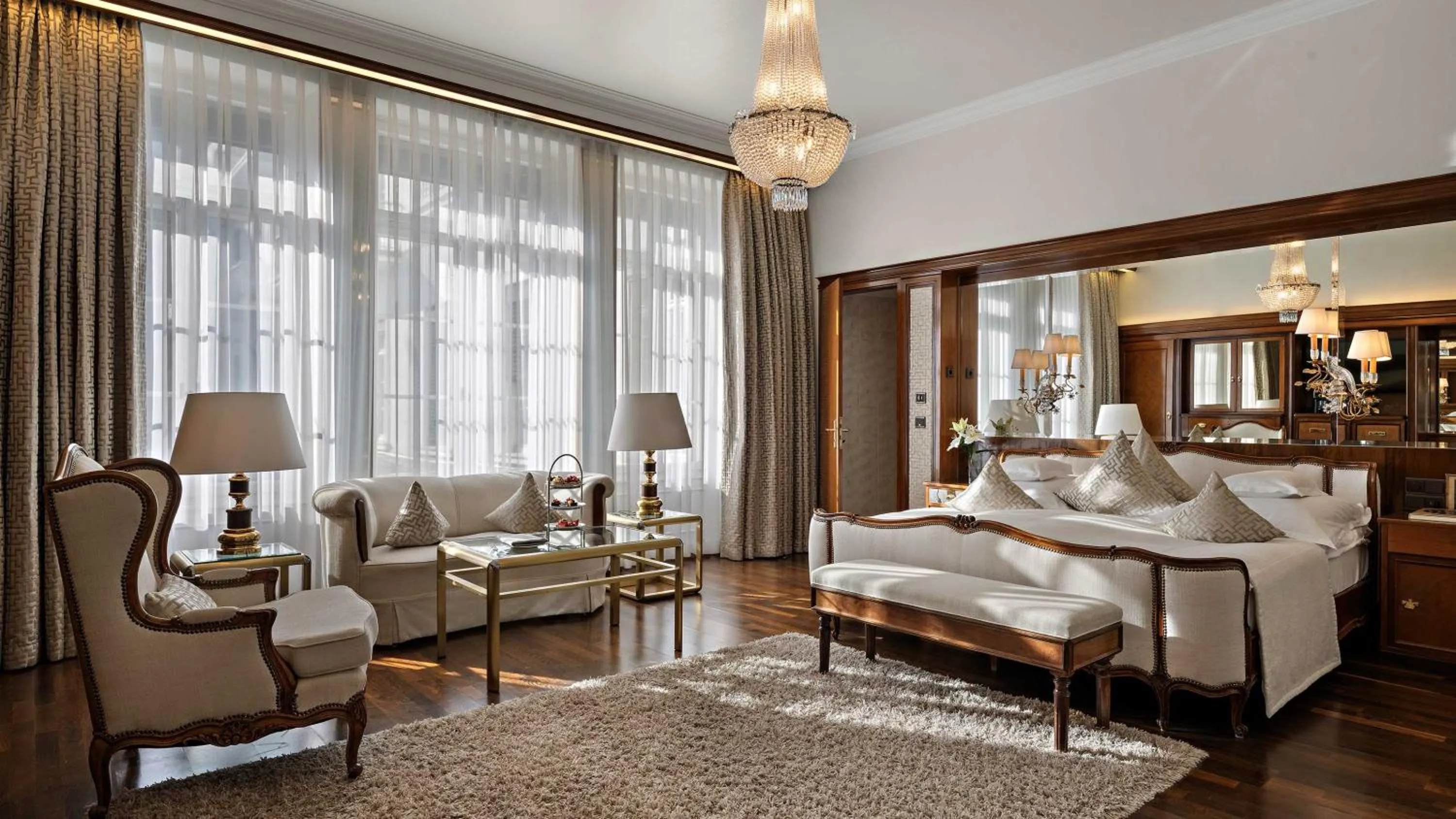 Bed in Hotel Europäischer Hof Heidelberg, Bestes Hotel Deutschlands in historischer Architektur