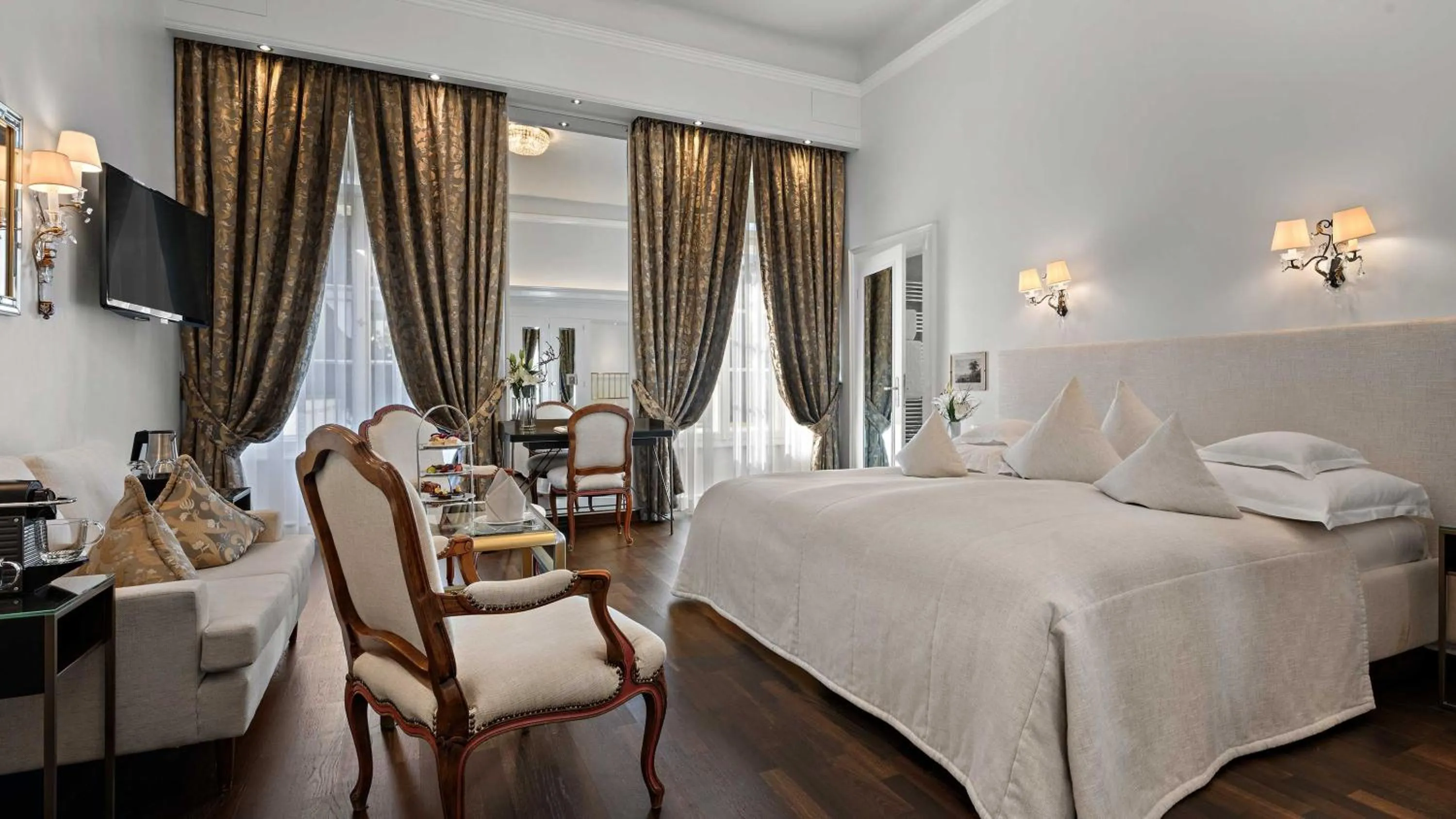 Bed in Hotel Europäischer Hof Heidelberg, Bestes Hotel Deutschlands in historischer Architektur