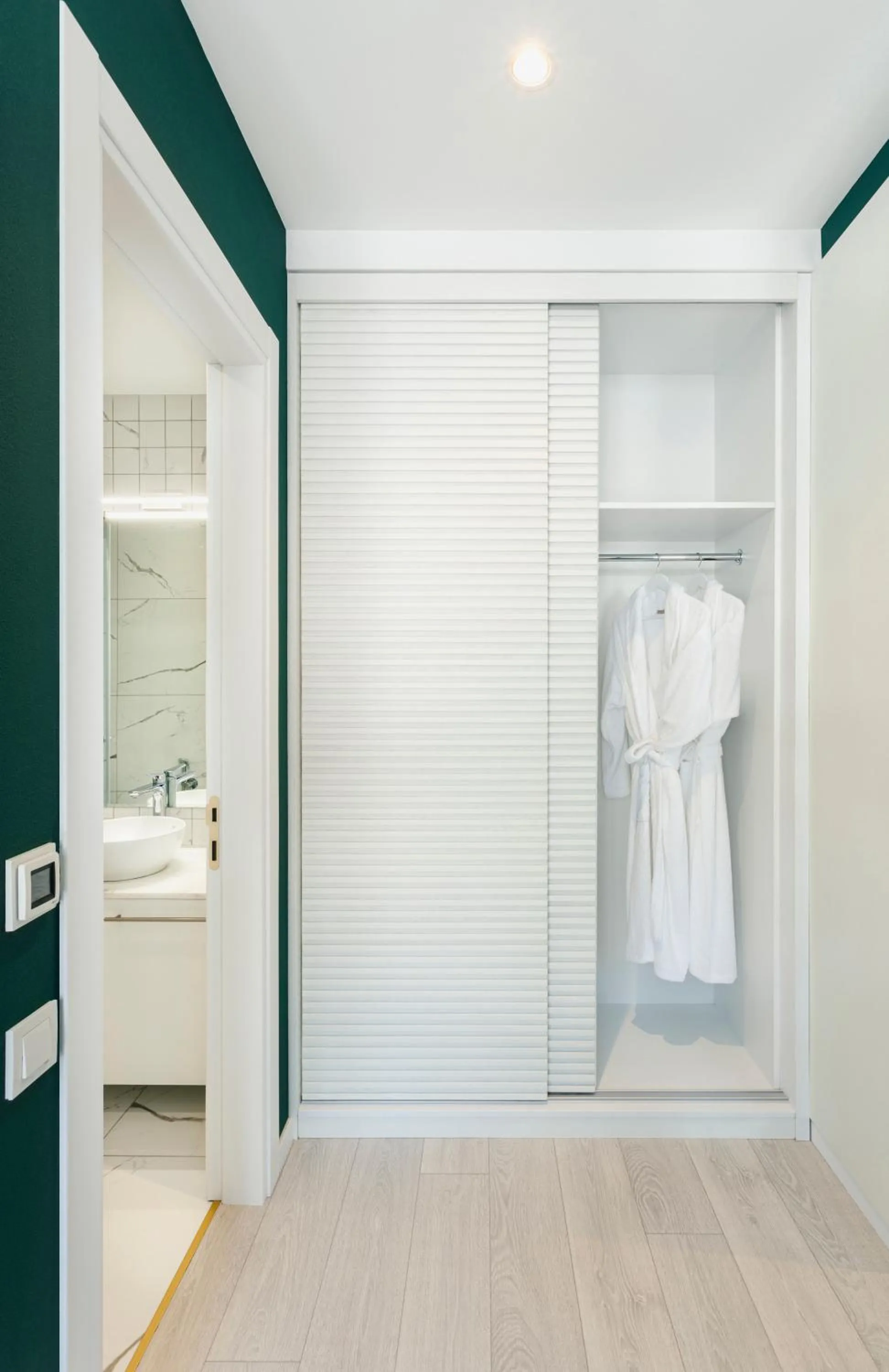 Bathroom, Bed in Original Boutique Aparthotel