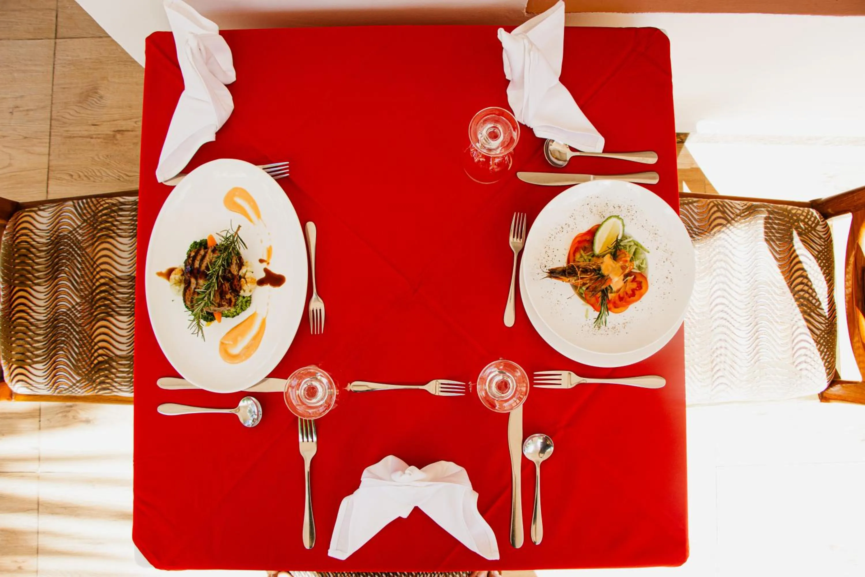 Food and drinks in Sunny Palms Beach Bungalows