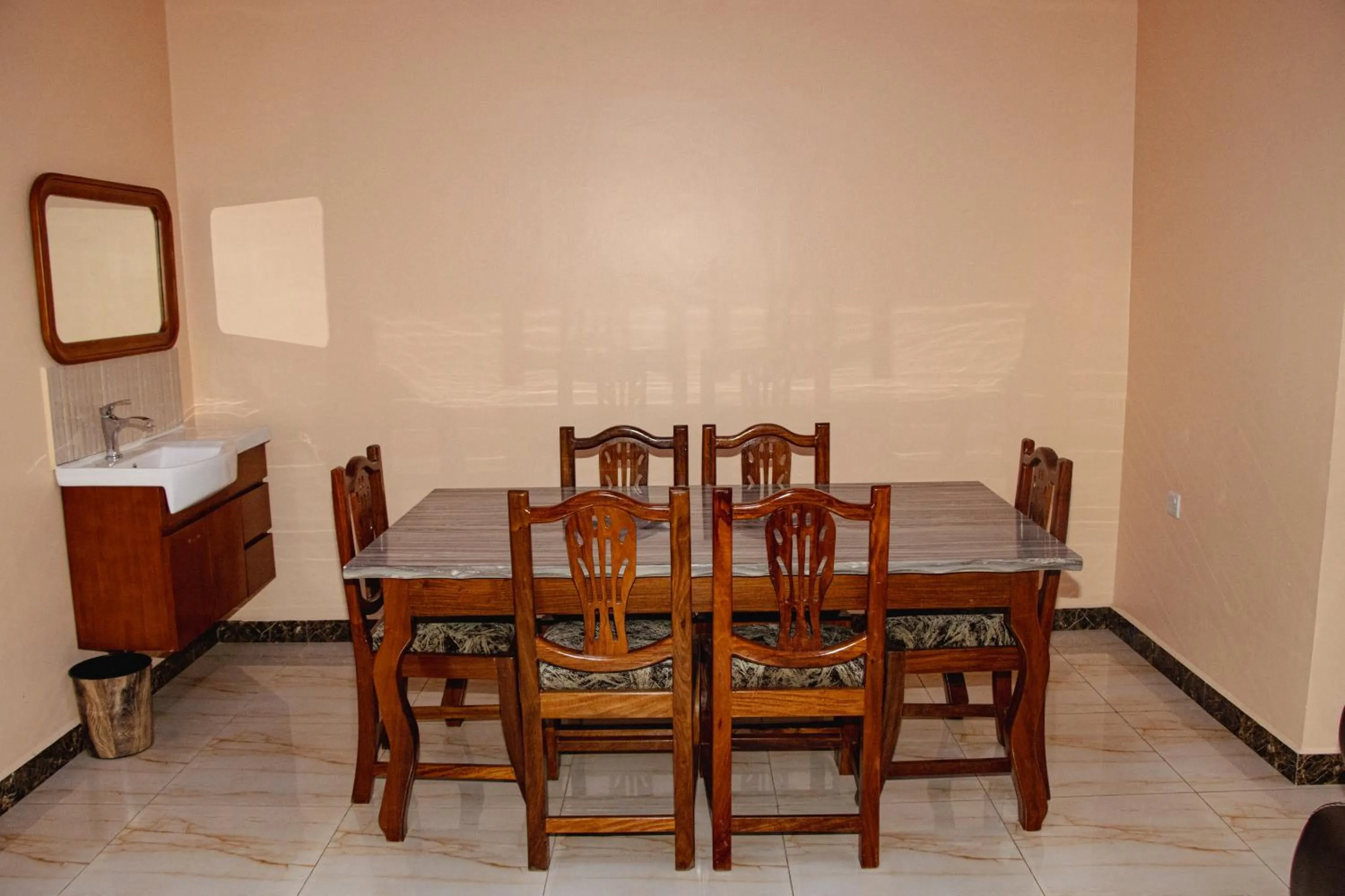 Dining area in Sunny Palms Beach Bungalows