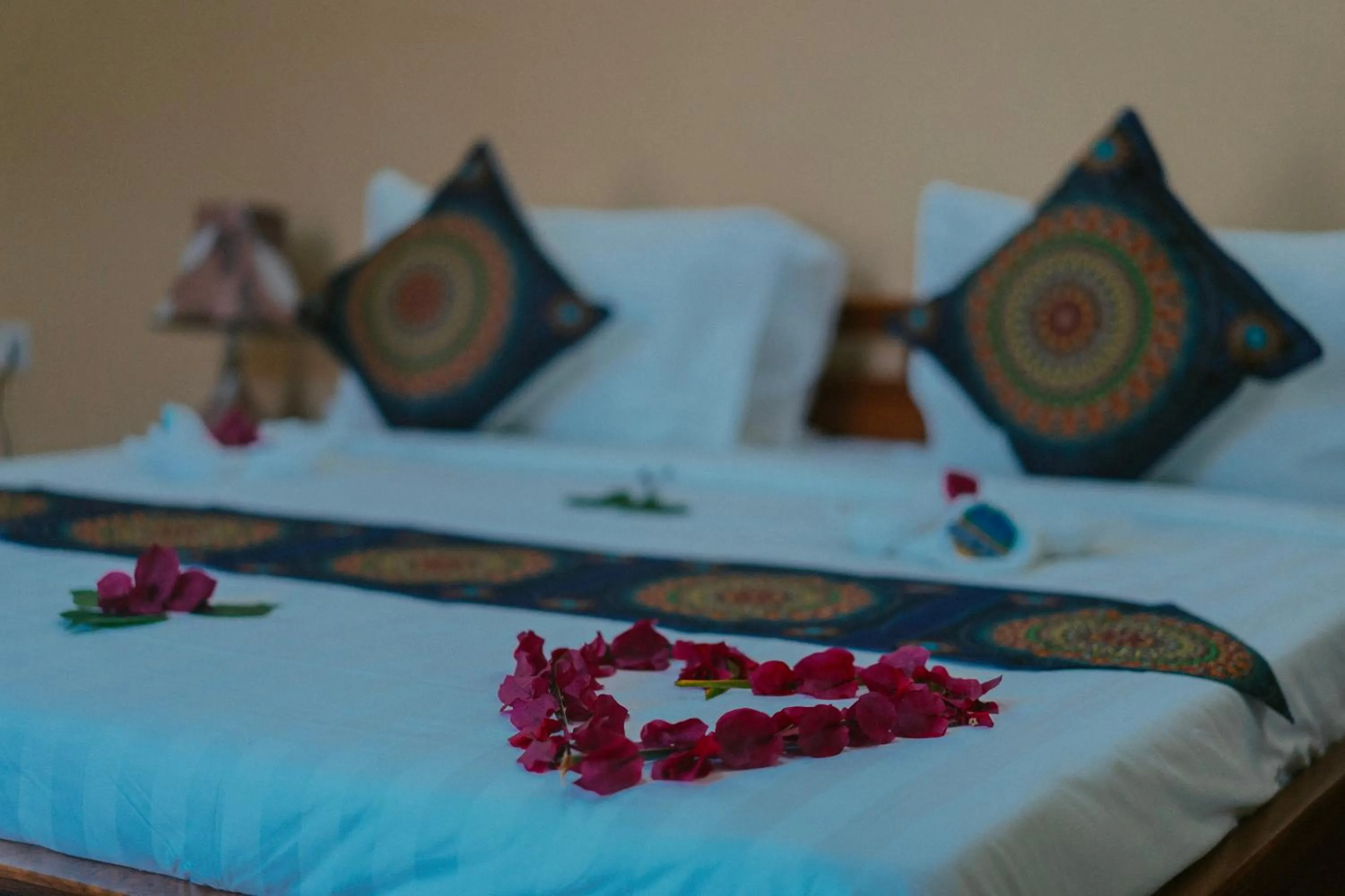 Bed in Sunny Palms Beach Bungalows