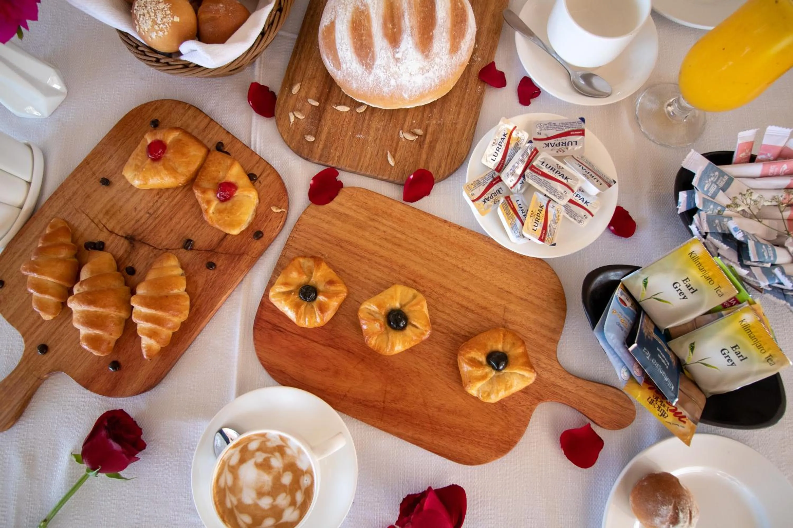 Restaurant/places to eat in Sunny Palms Beach Bungalows