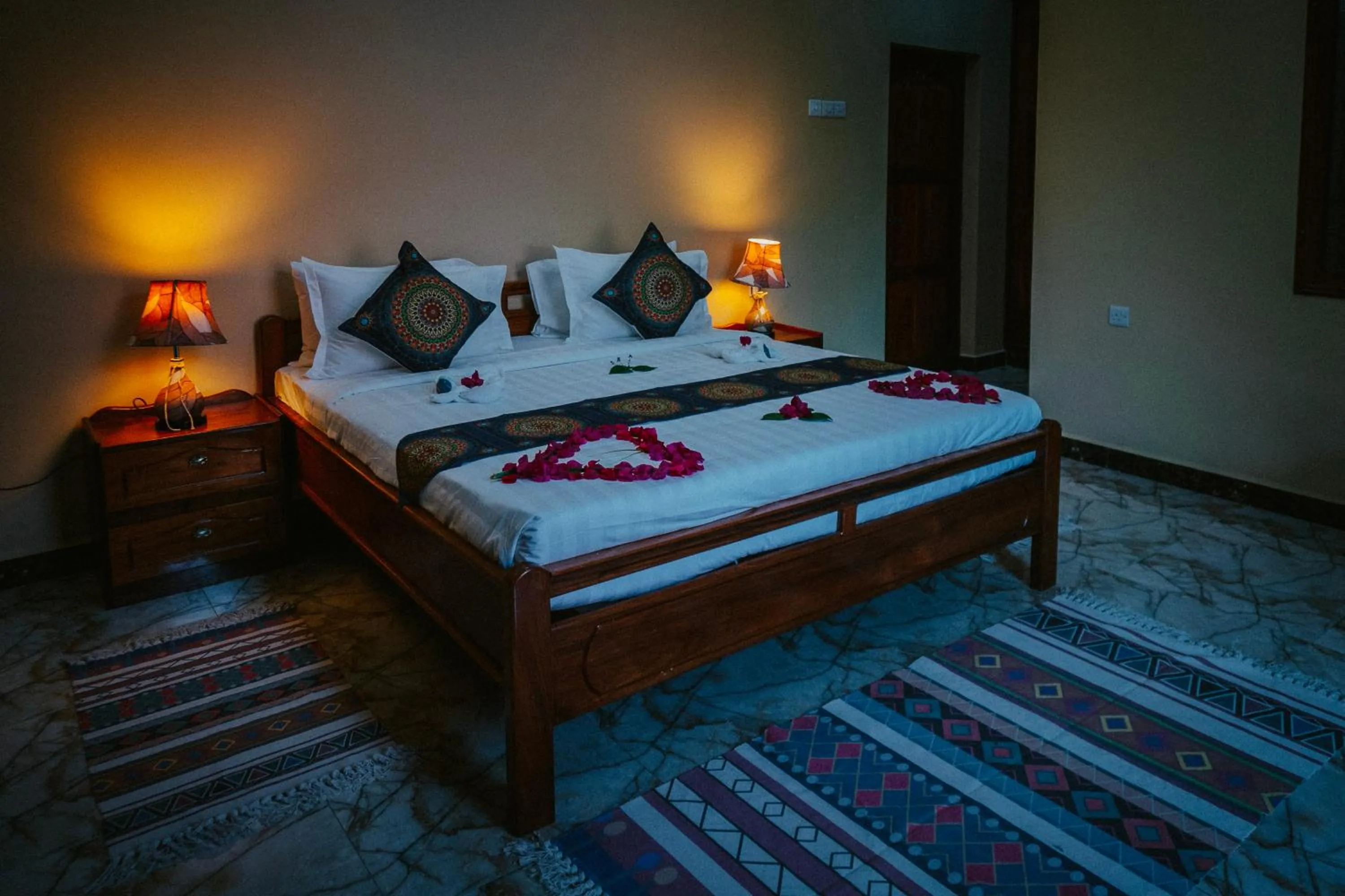 Bed in Sunny Palms Beach Bungalows