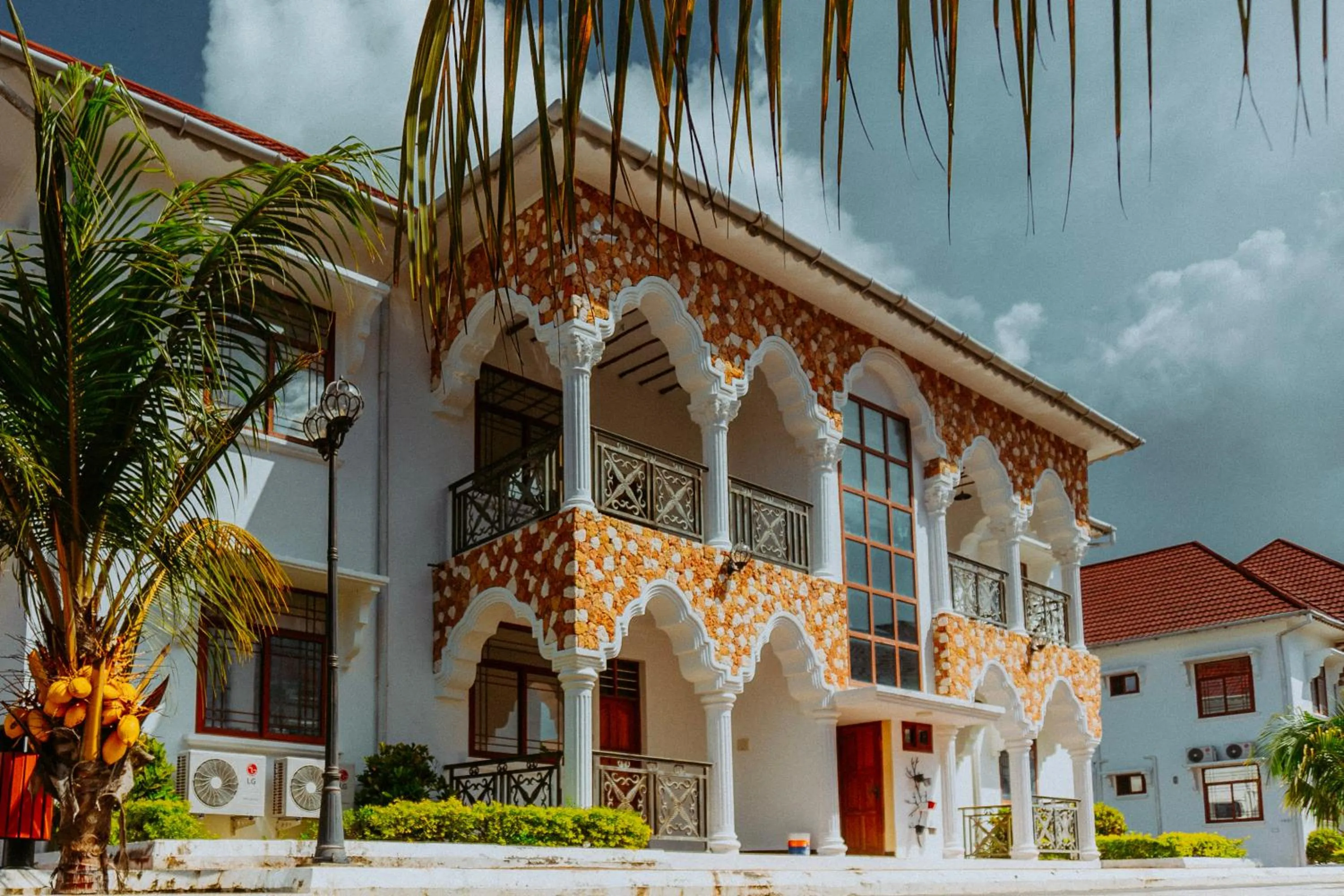 Property building in Sunny Palms Beach Bungalows