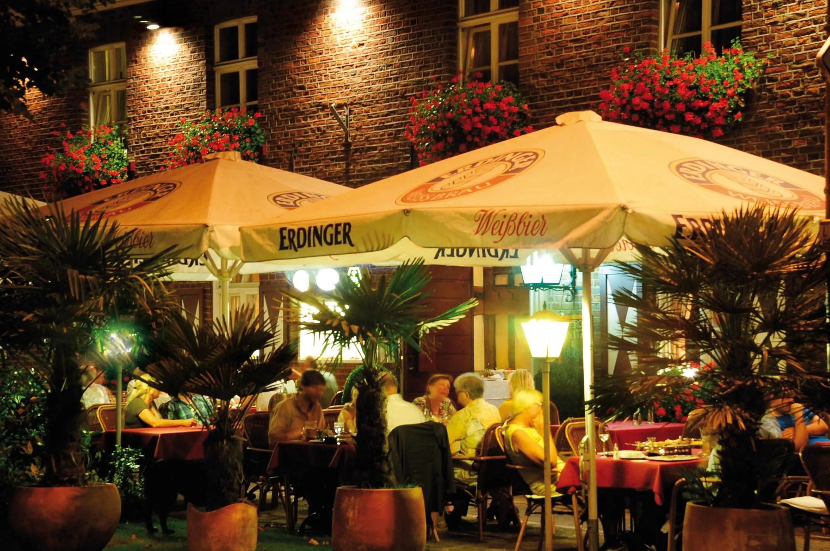 Night in Hotel Restaurant Doppeladler