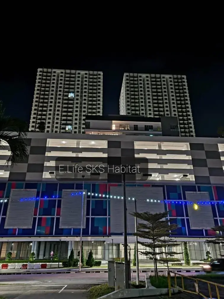 Property building in E Life SKS Habitat With WiFi Netflix Property building in E Life SKS Habitat With WiFi Netflix
