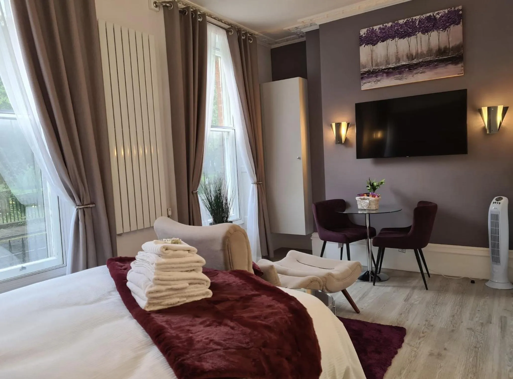 TV and multimedia, Bed in Winckley Square Residences