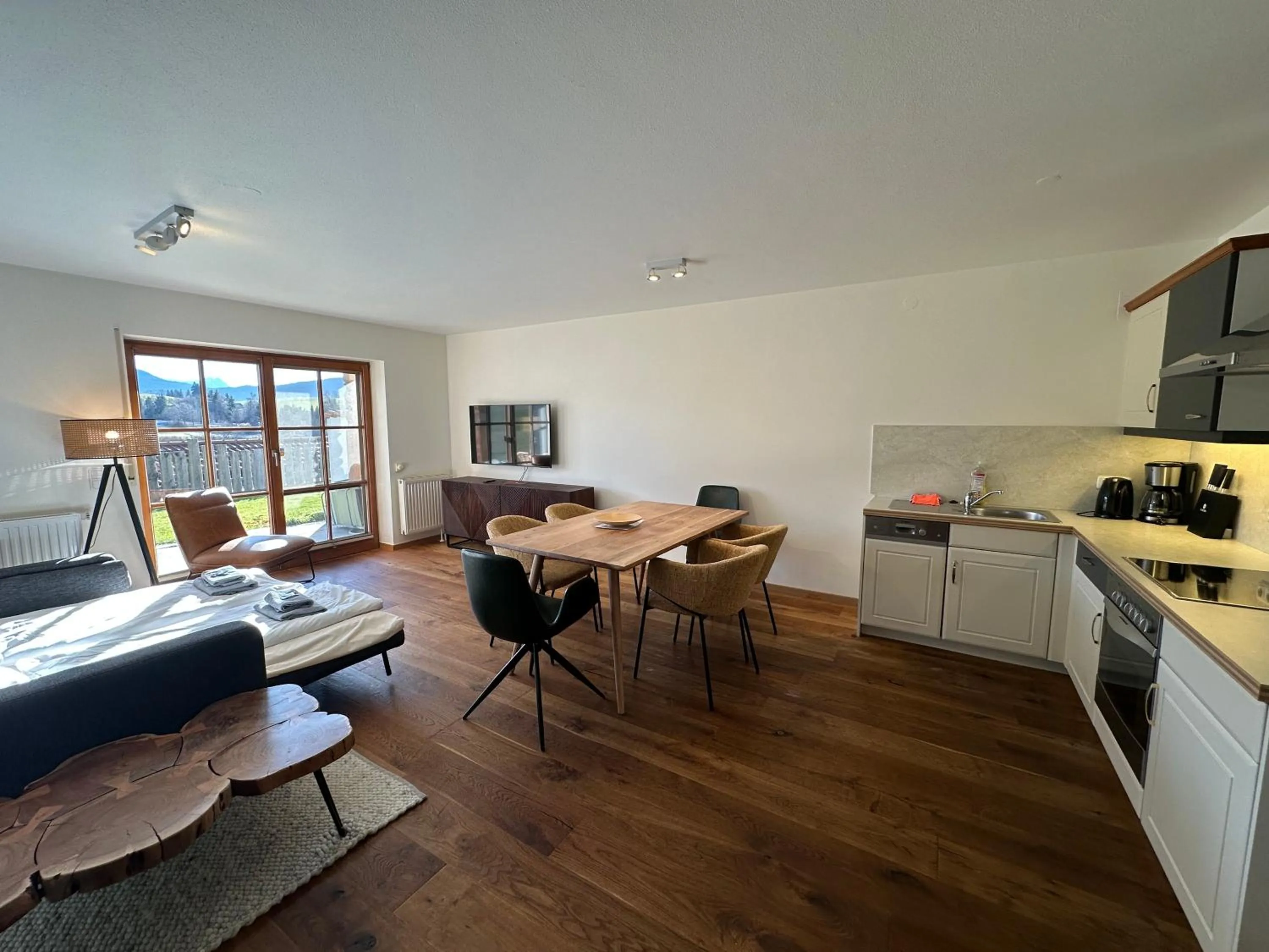 Kitchen or kitchenette in Landhaus Kössel