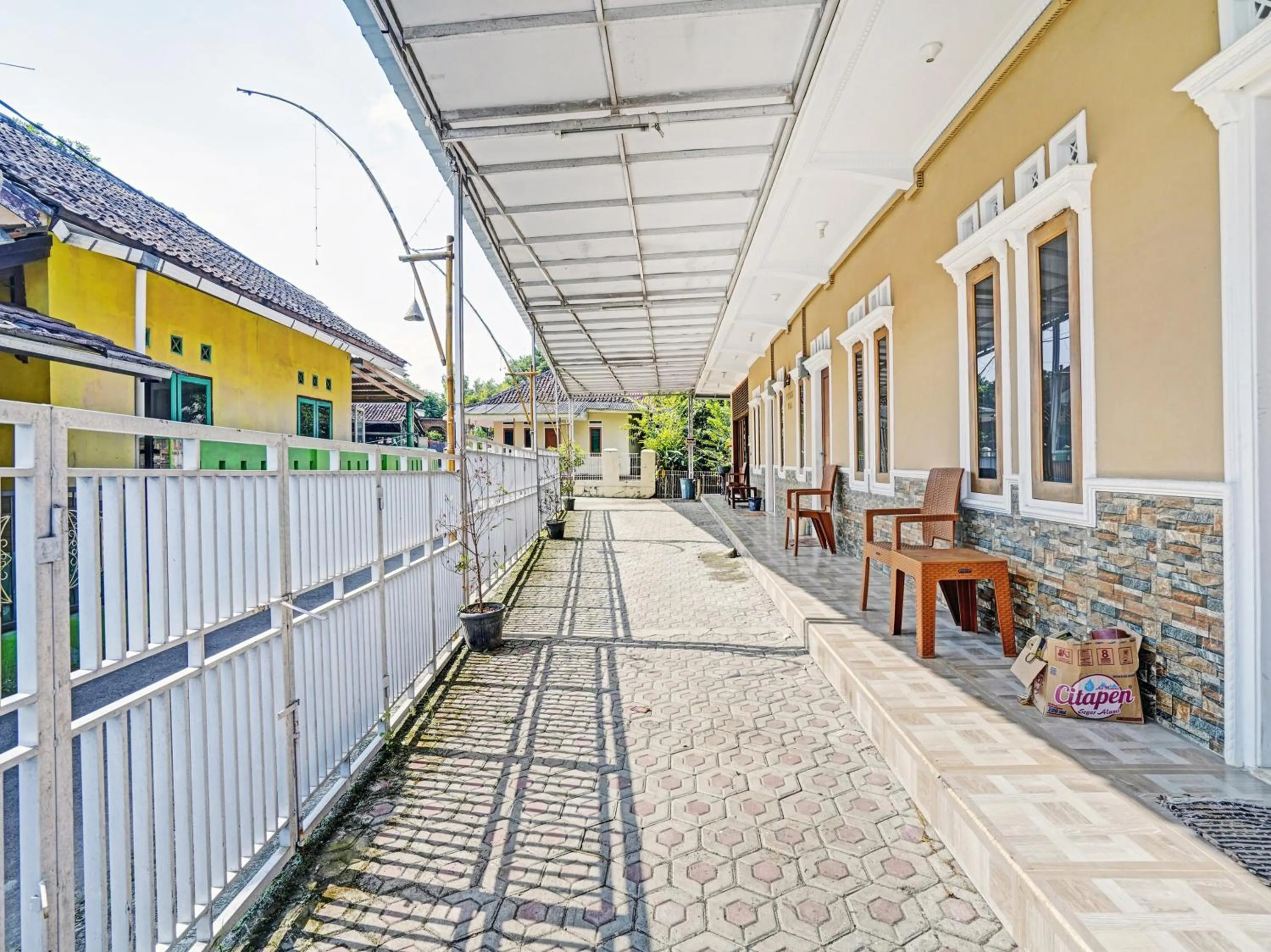 Patio in OYO 90416 Wisma Wayang Ajen Syariah