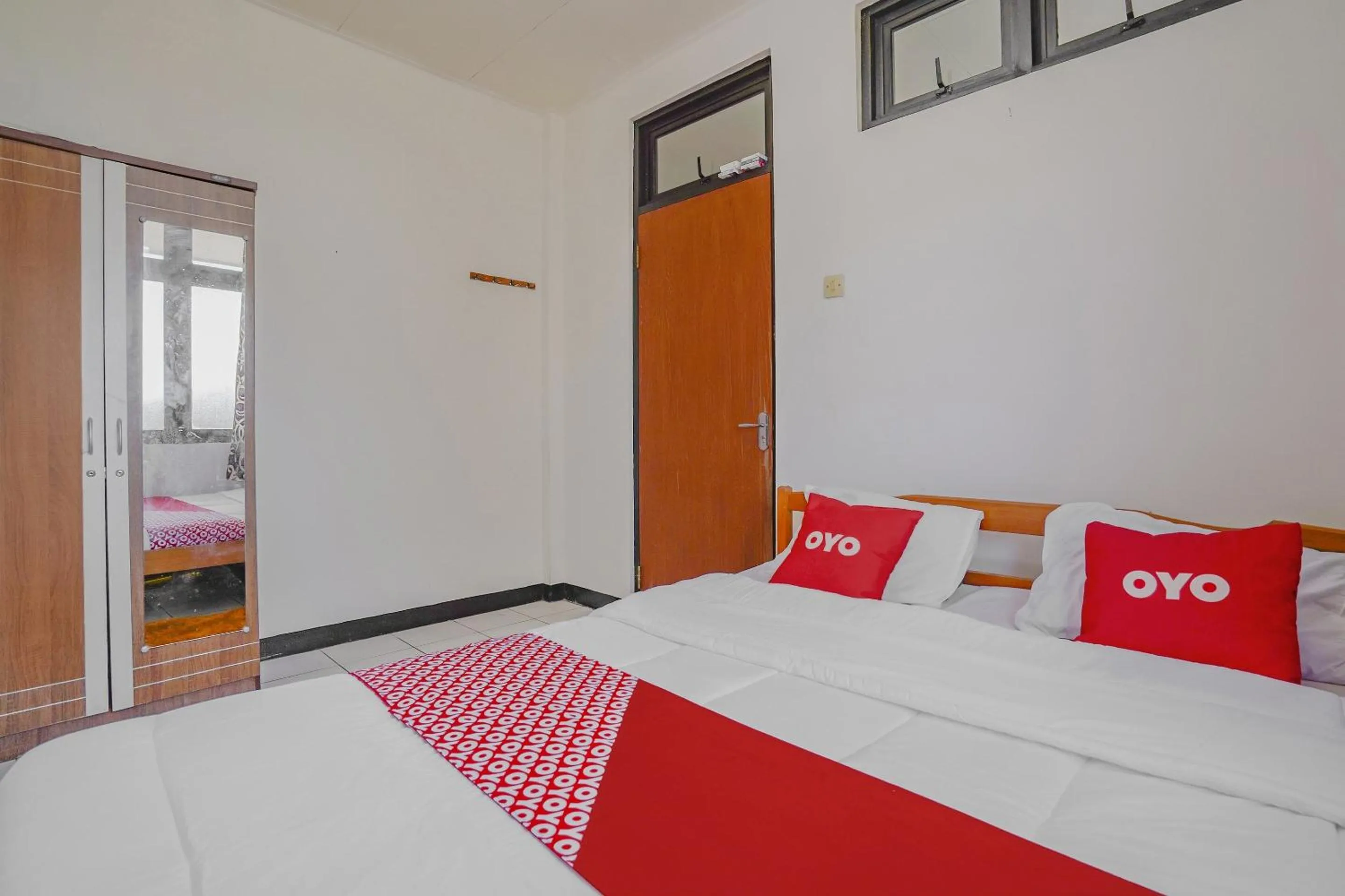 Bedroom in OYO 90352 Villa Agape 2