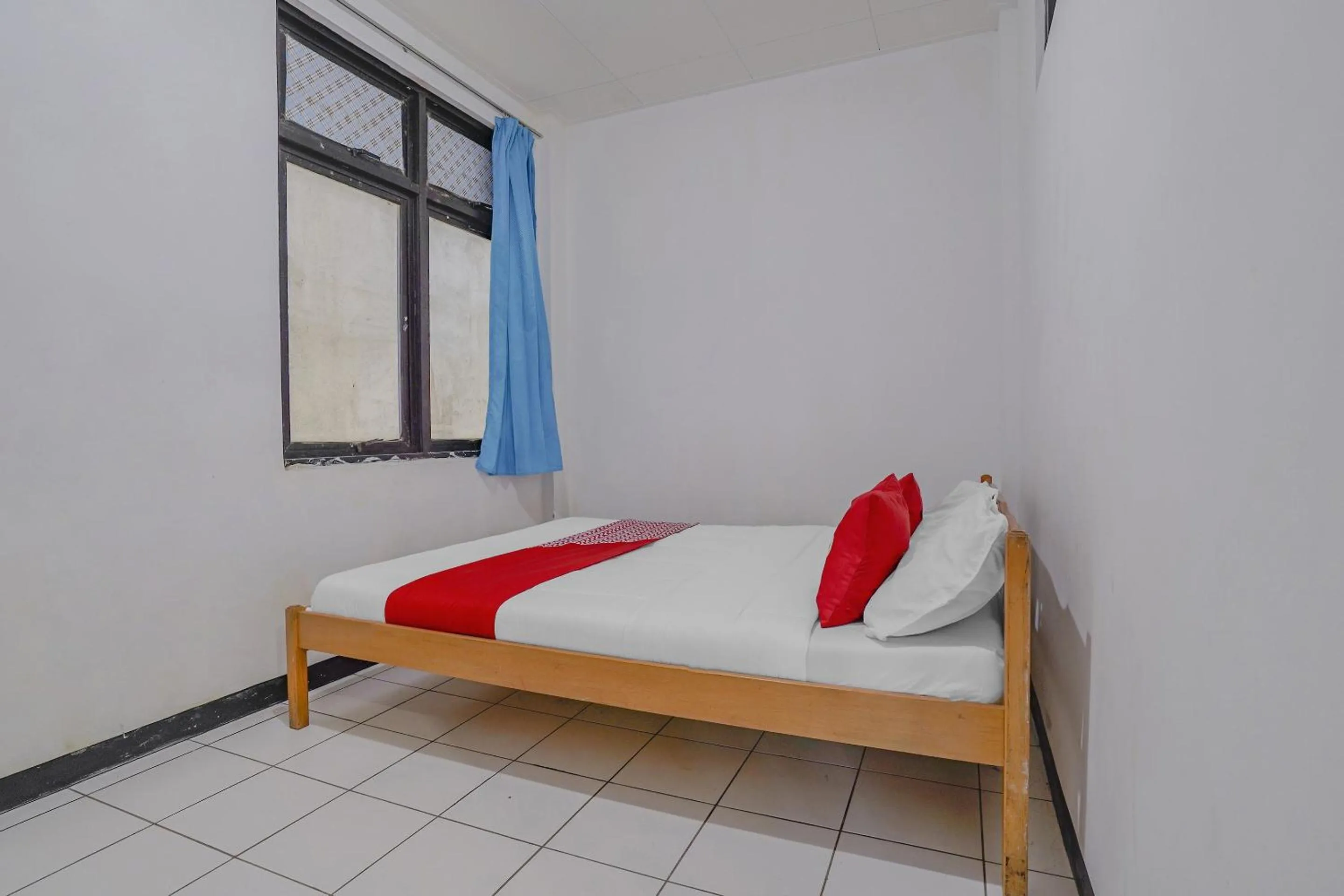 Bedroom in OYO 90352 Villa Agape 2