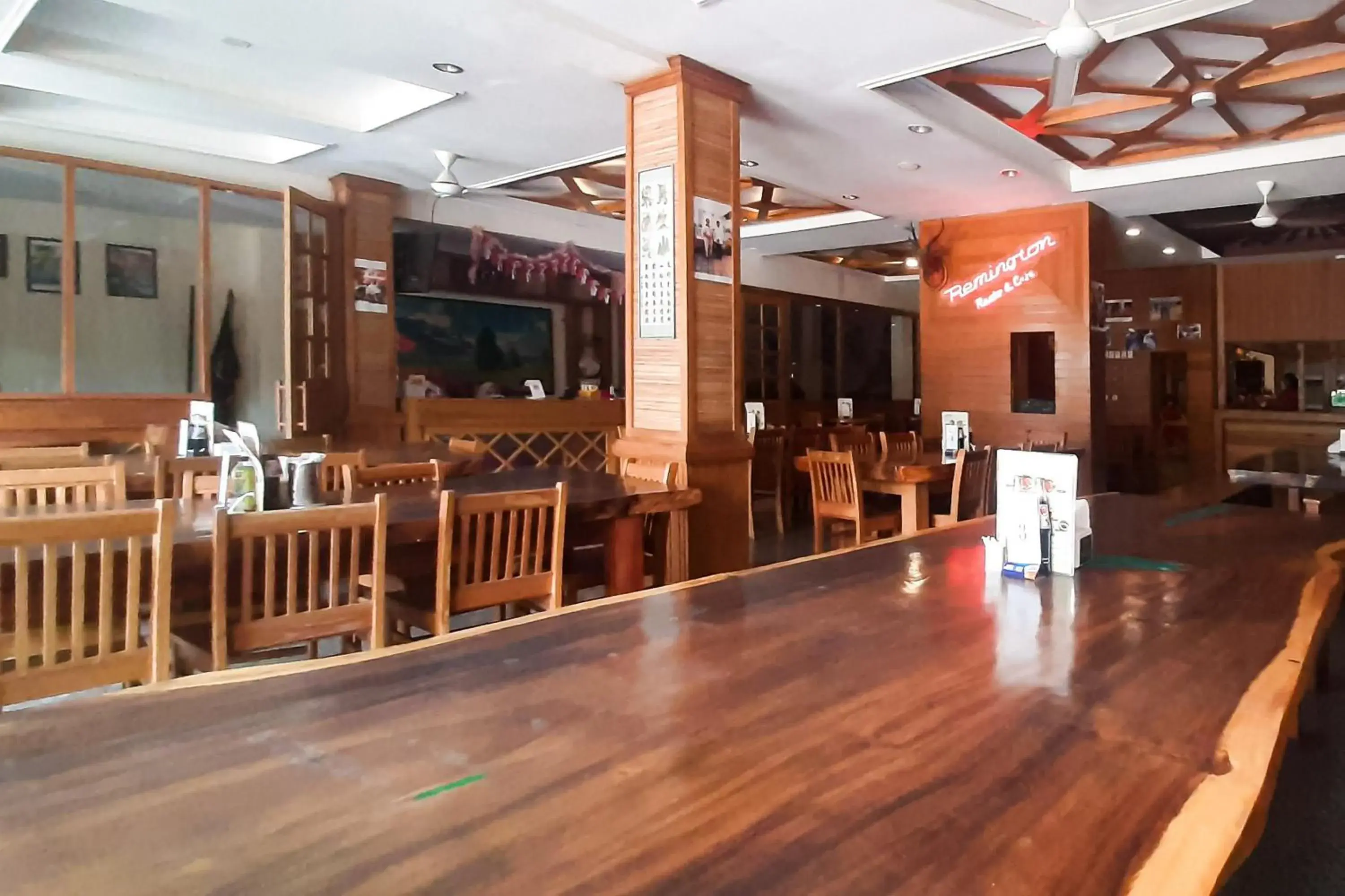 Restaurant/places to eat in Urbanview Remington Hotel By RedDoorz Palembang Restaurant/places to eat in Urbanview Remington Hotel By RedDoorz Palembang
