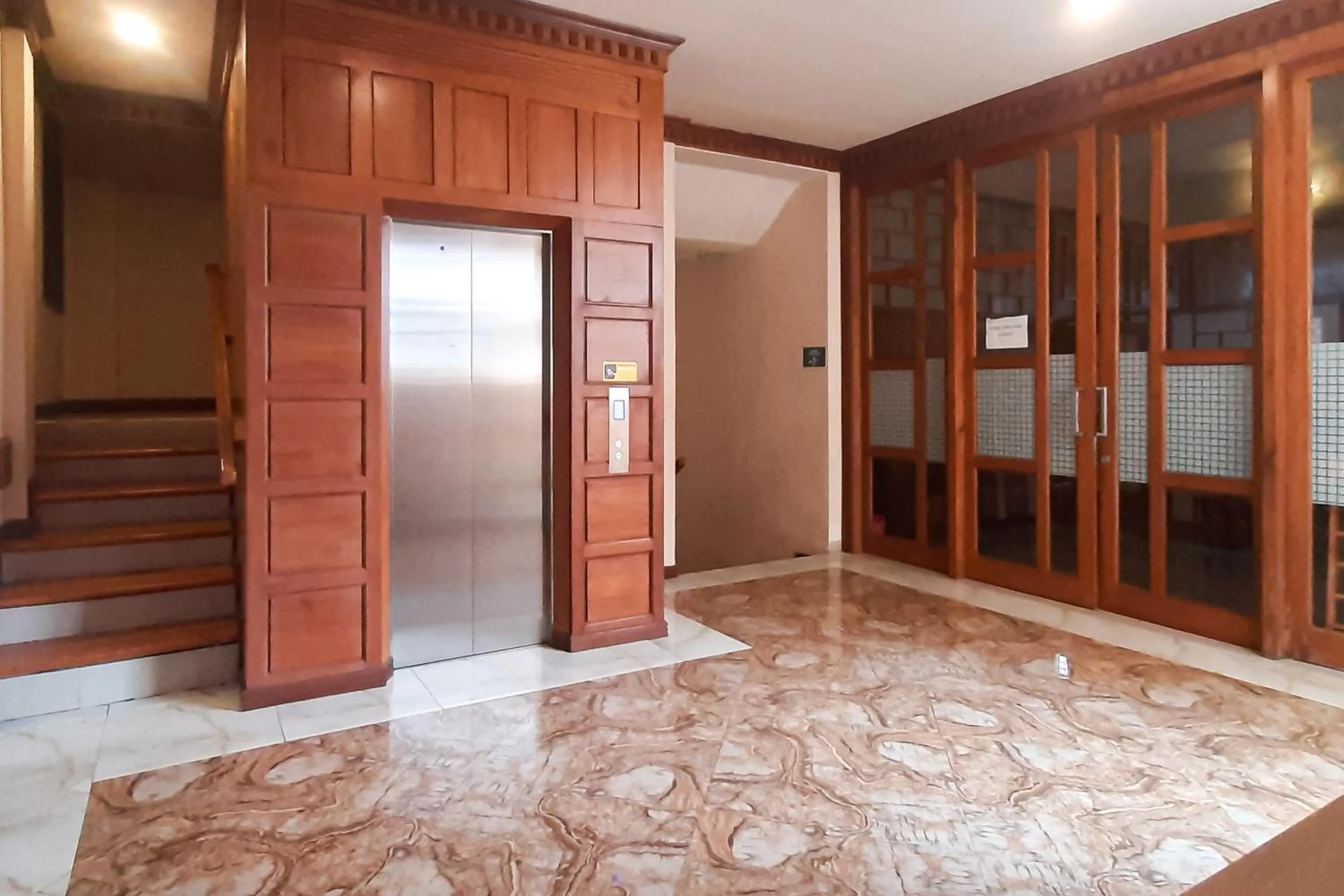 Property building in Urbanview Remington Hotel Palembang By RedDoorz