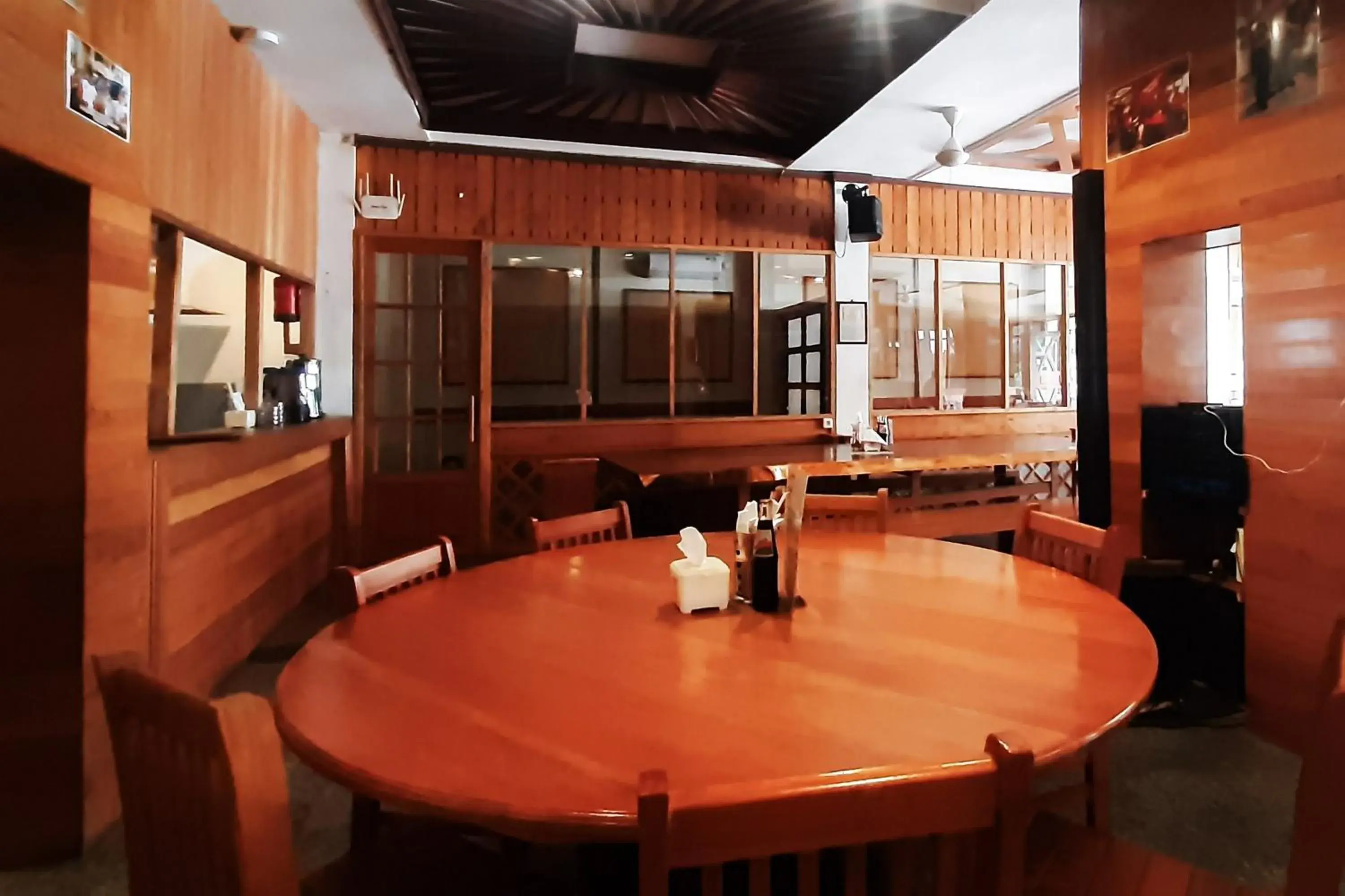 Restaurant/places to eat in Urbanview Remington Hotel Palembang By RedDoorz Restaurant/places to eat in Urbanview Remington Hotel Palembang By RedDoorz