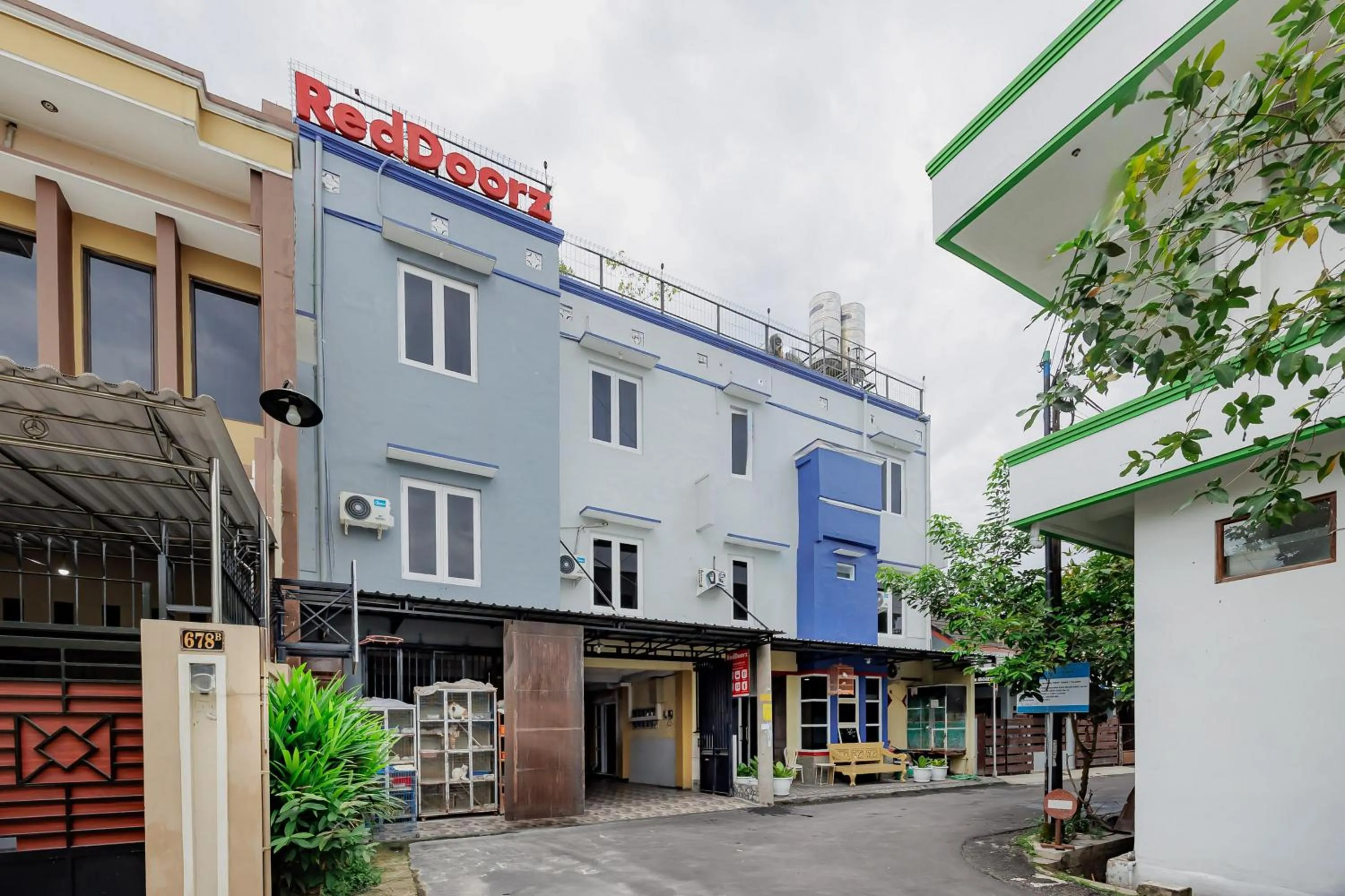 RedDoorz near Jalan Adi Sucipto Solo