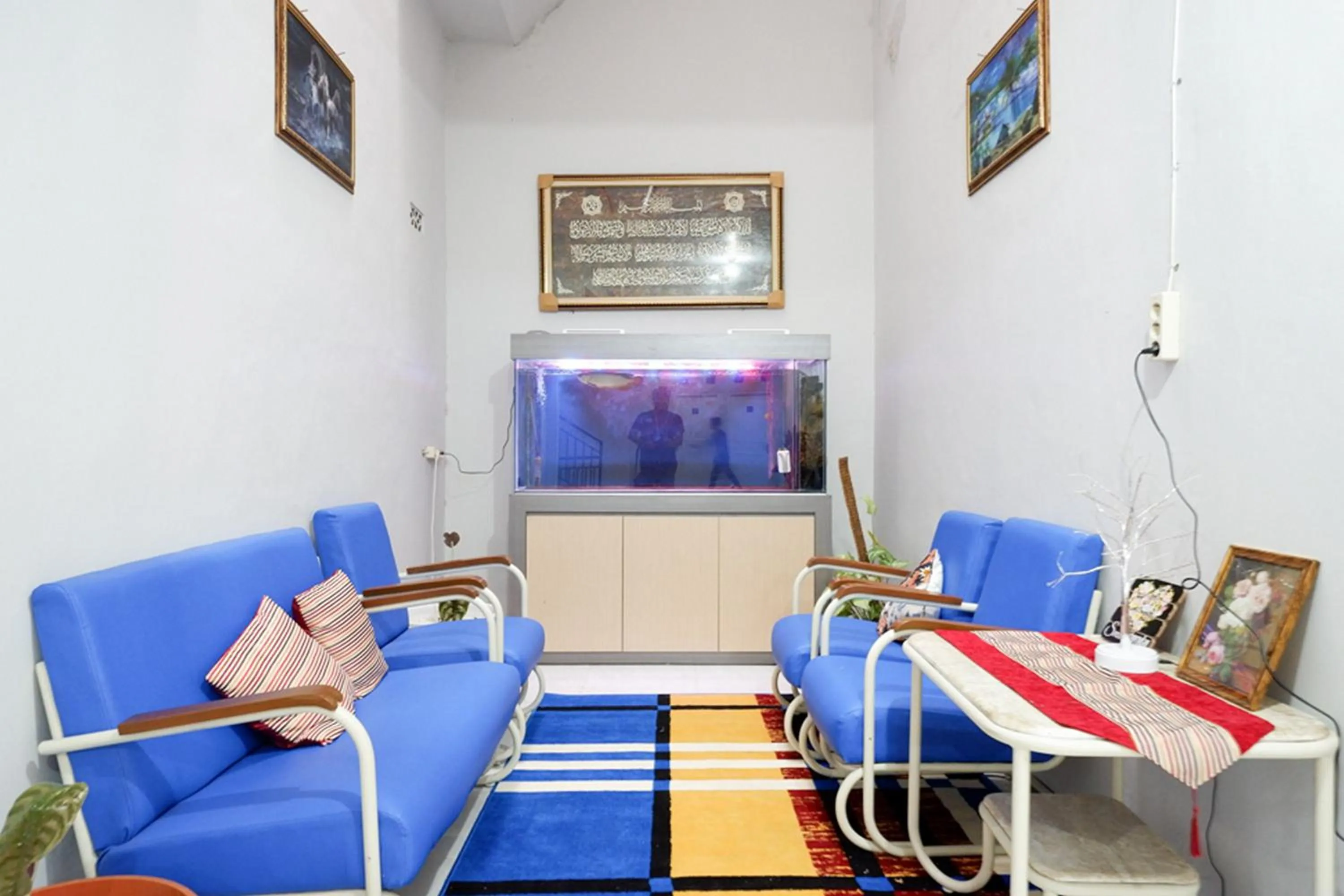 Seating area in RedDoorz near Jalan Adi Sucipto Solo