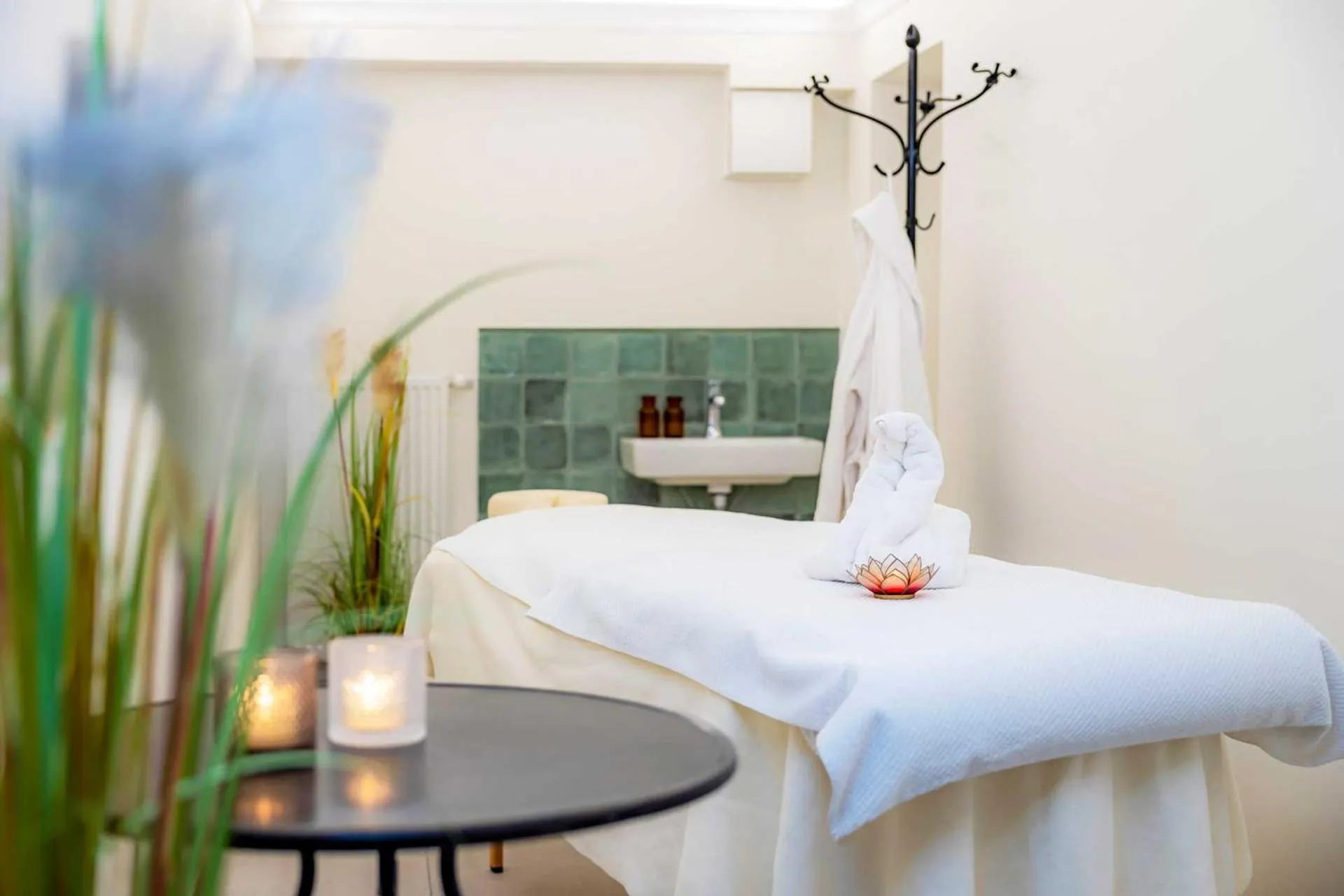 Massage, Bed in Romantik Hotel Friederikenhof Hotel Restaurant & Spa