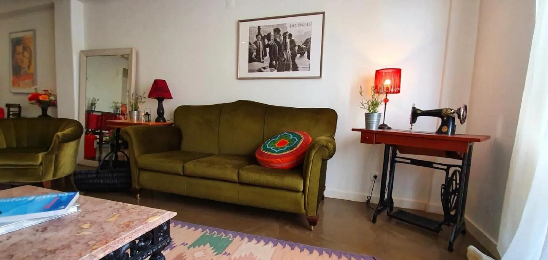 Communal lounge/ TV room in RA PARAISO