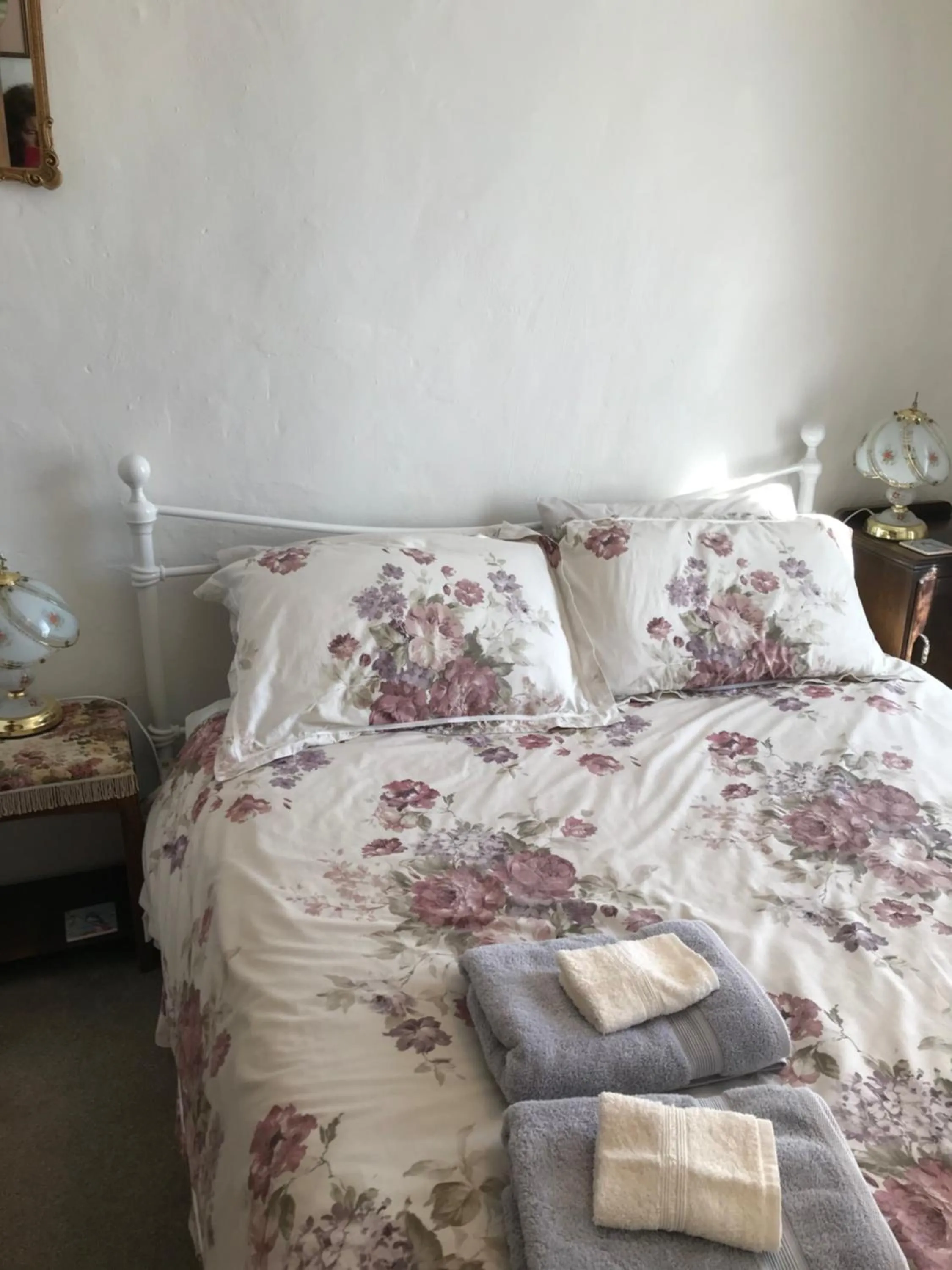Bedroom, Bed in Tophouse Historical Inn Bed and breakfast