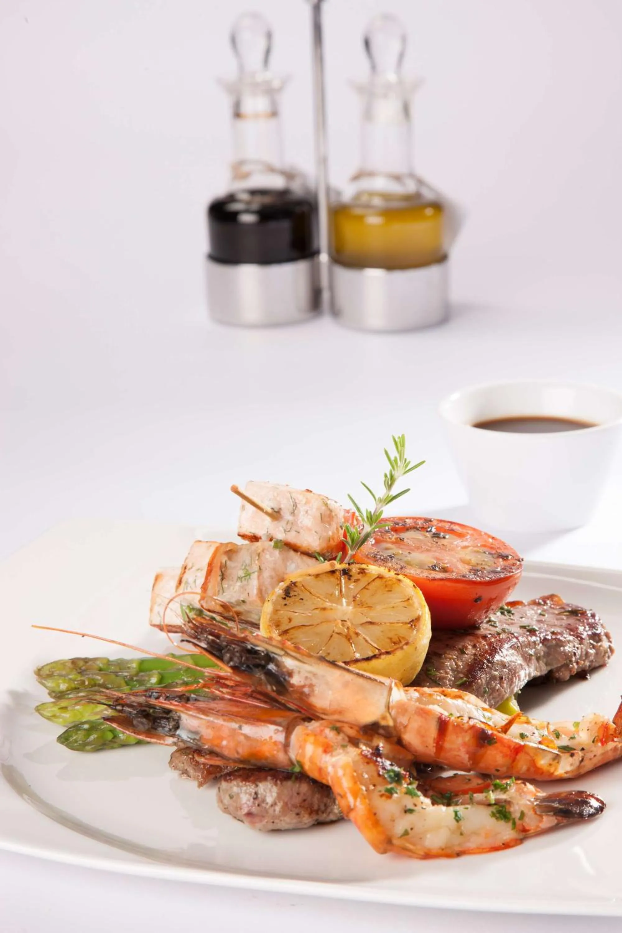 Food and drinks in Radisson Blu Martinez Beirut