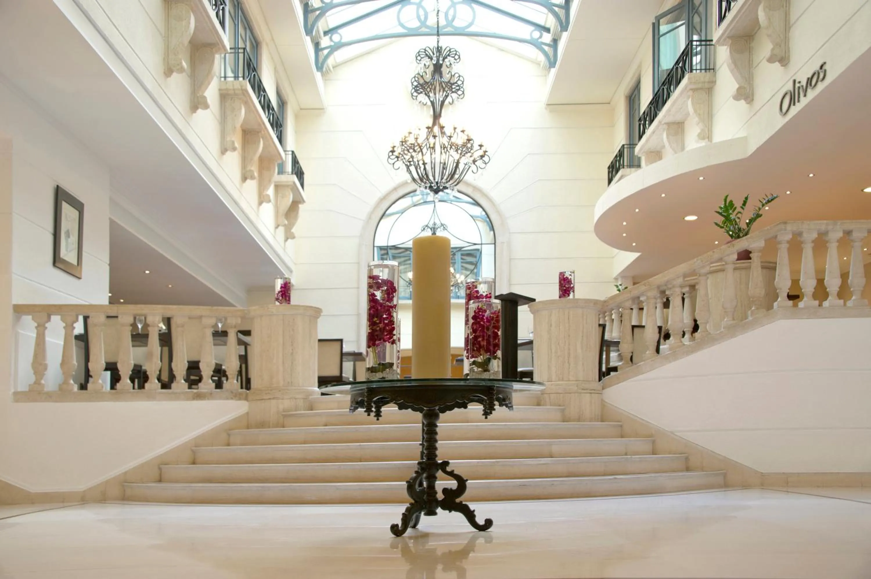 Lobby or reception in Radisson Blu Martinez Beirut