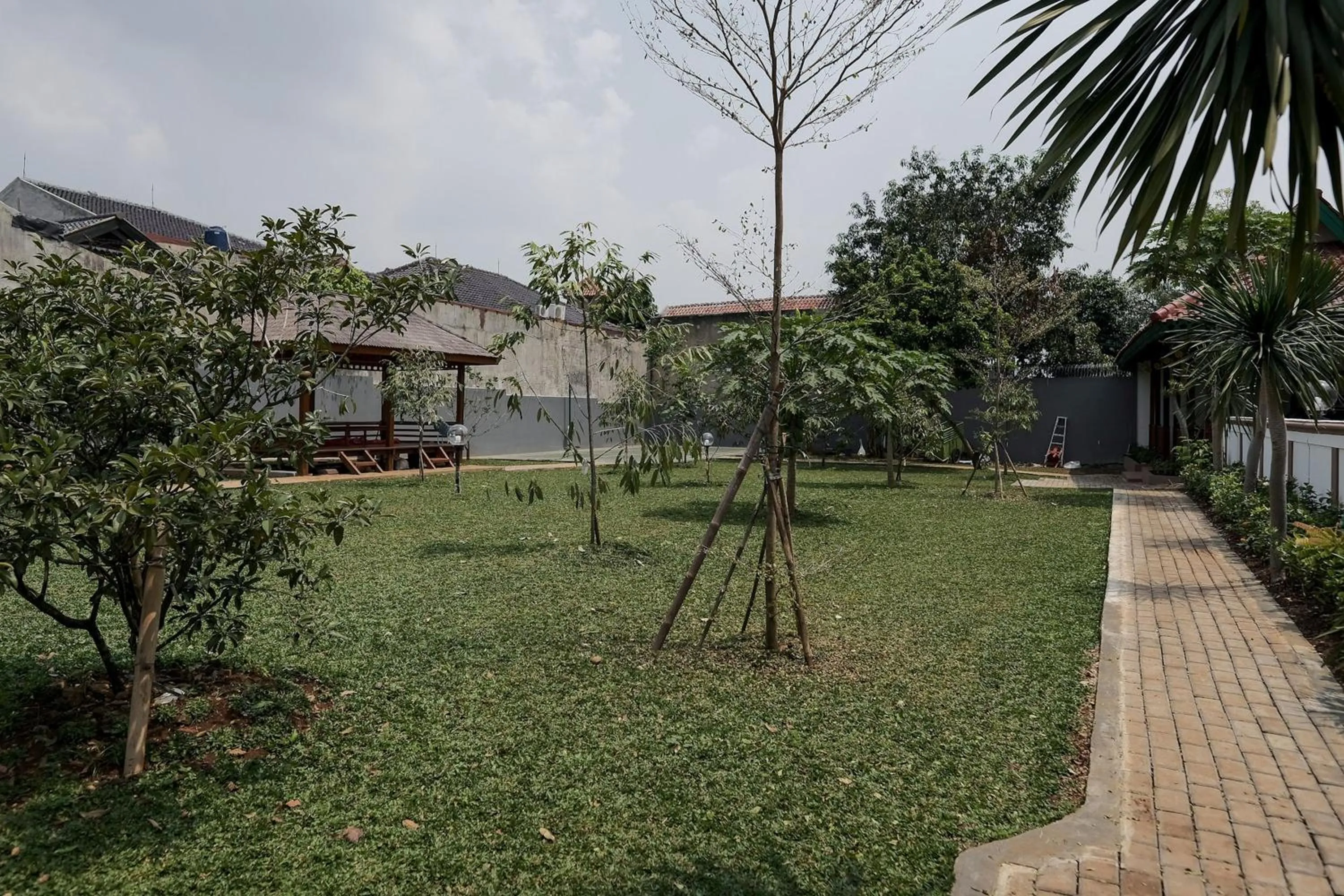 Garden in KoolKost near Jalan Veteran Raya (Minimum Stay 6 Nights)