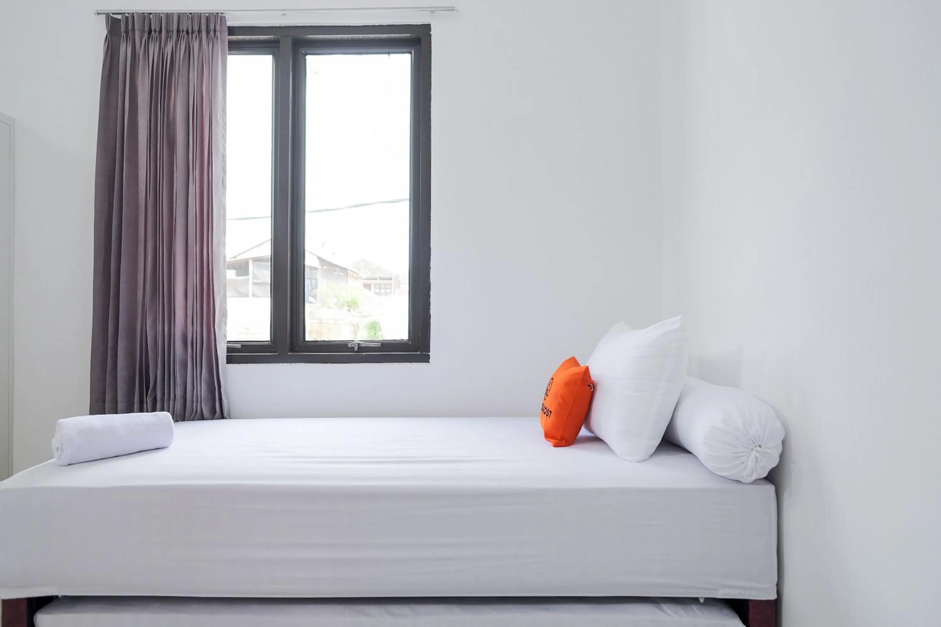 Bedroom in KoolKost near Jalan Veteran Raya (Minimum Stay 6 Nights)