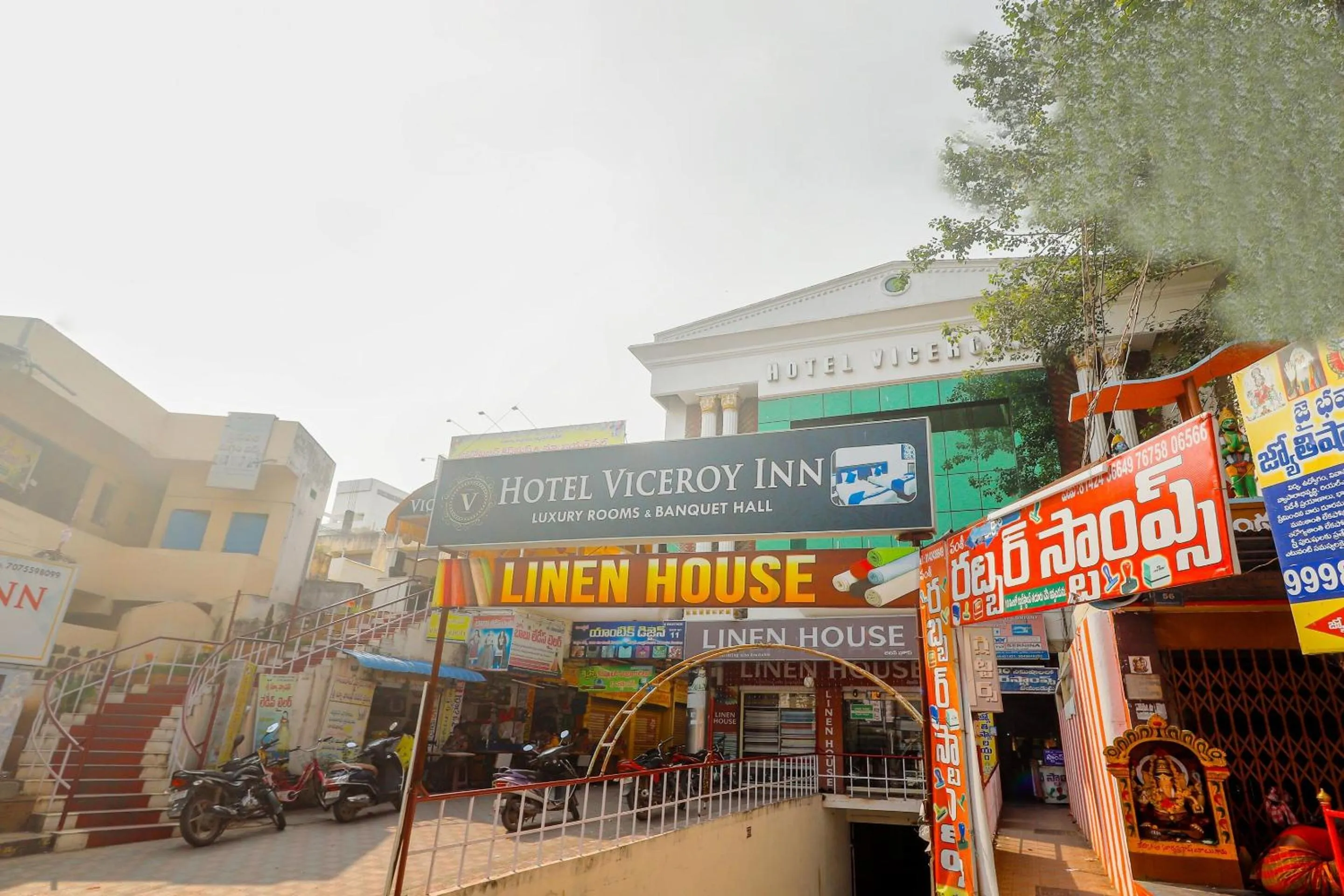 Facade/entrance in Hotel O Viceroy Inn