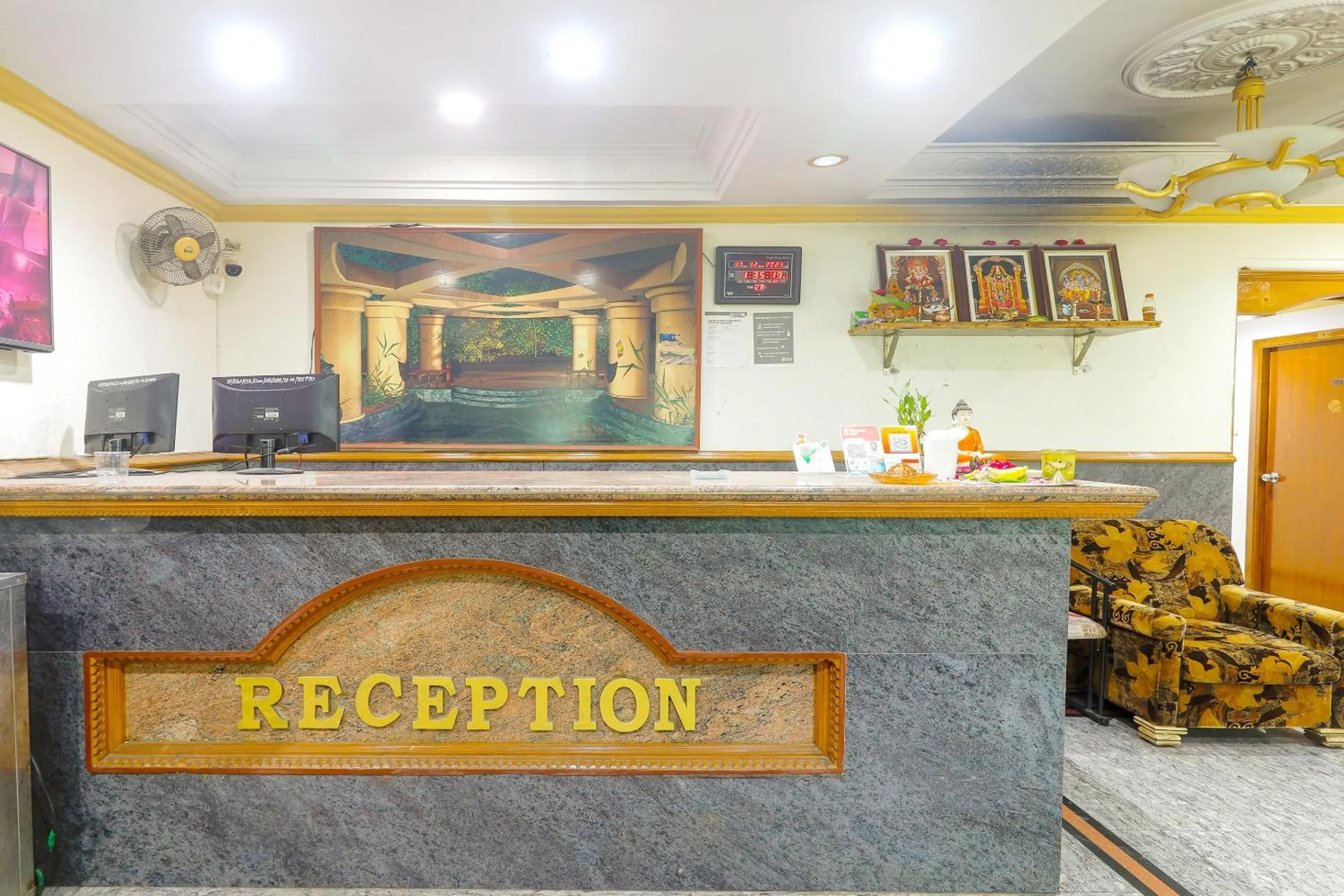 Lobby or reception in Hotel O Viceroy Inn