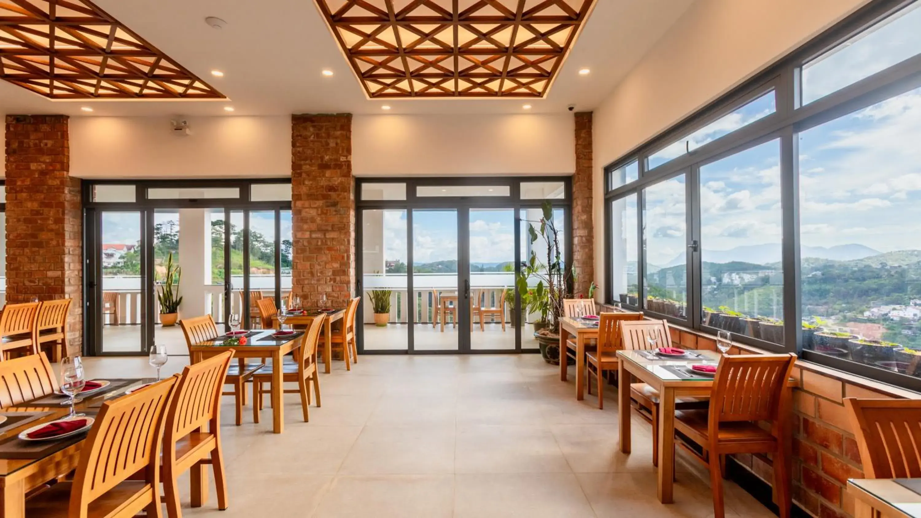 Restaurant/places to eat in Thanh Loan 2 Da Lat Hotel Restaurant/places to eat in Thanh Loan 2 Da Lat Hotel