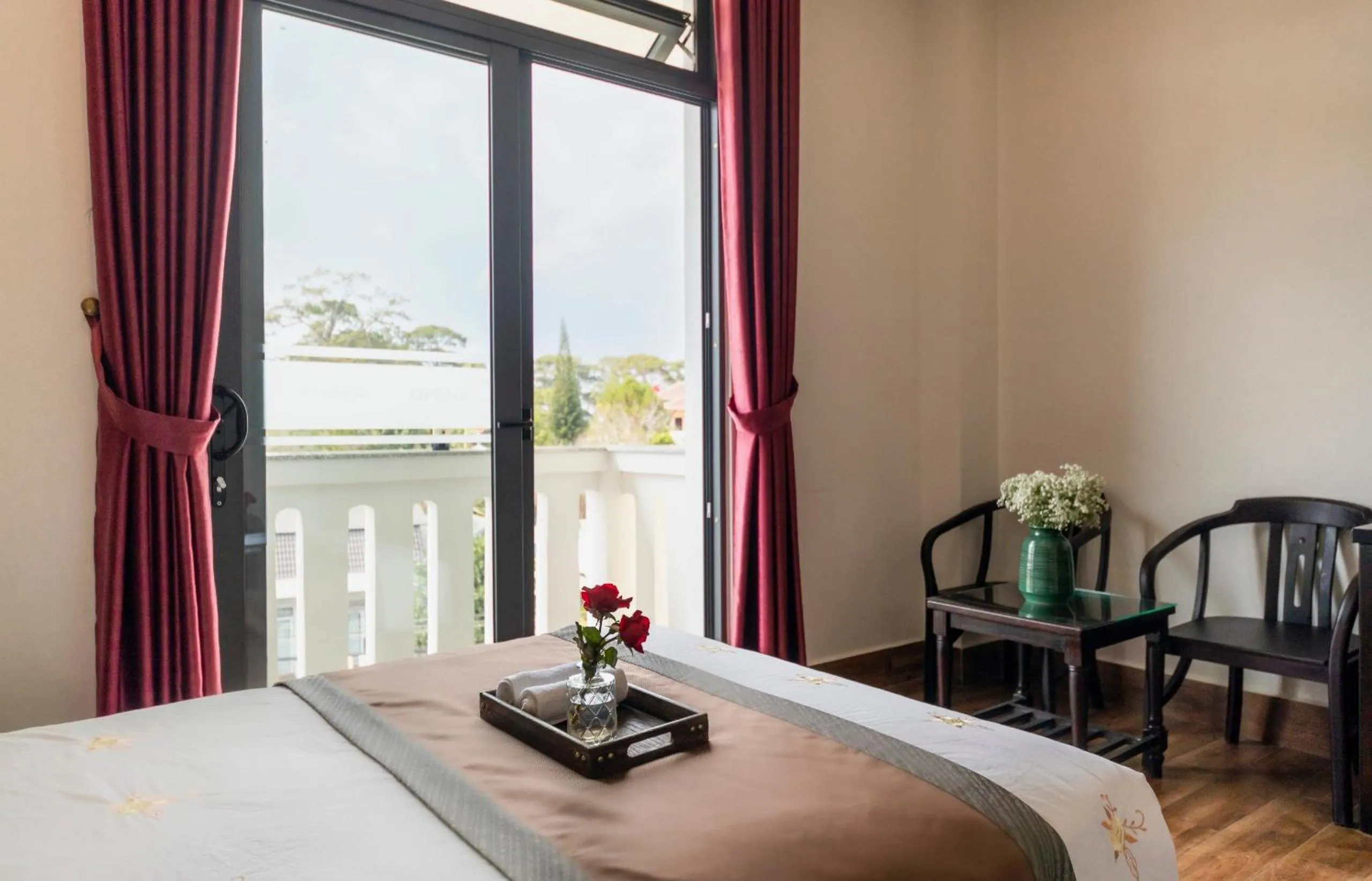 Bed in Thanh Loan 2 Da Lat Hotel