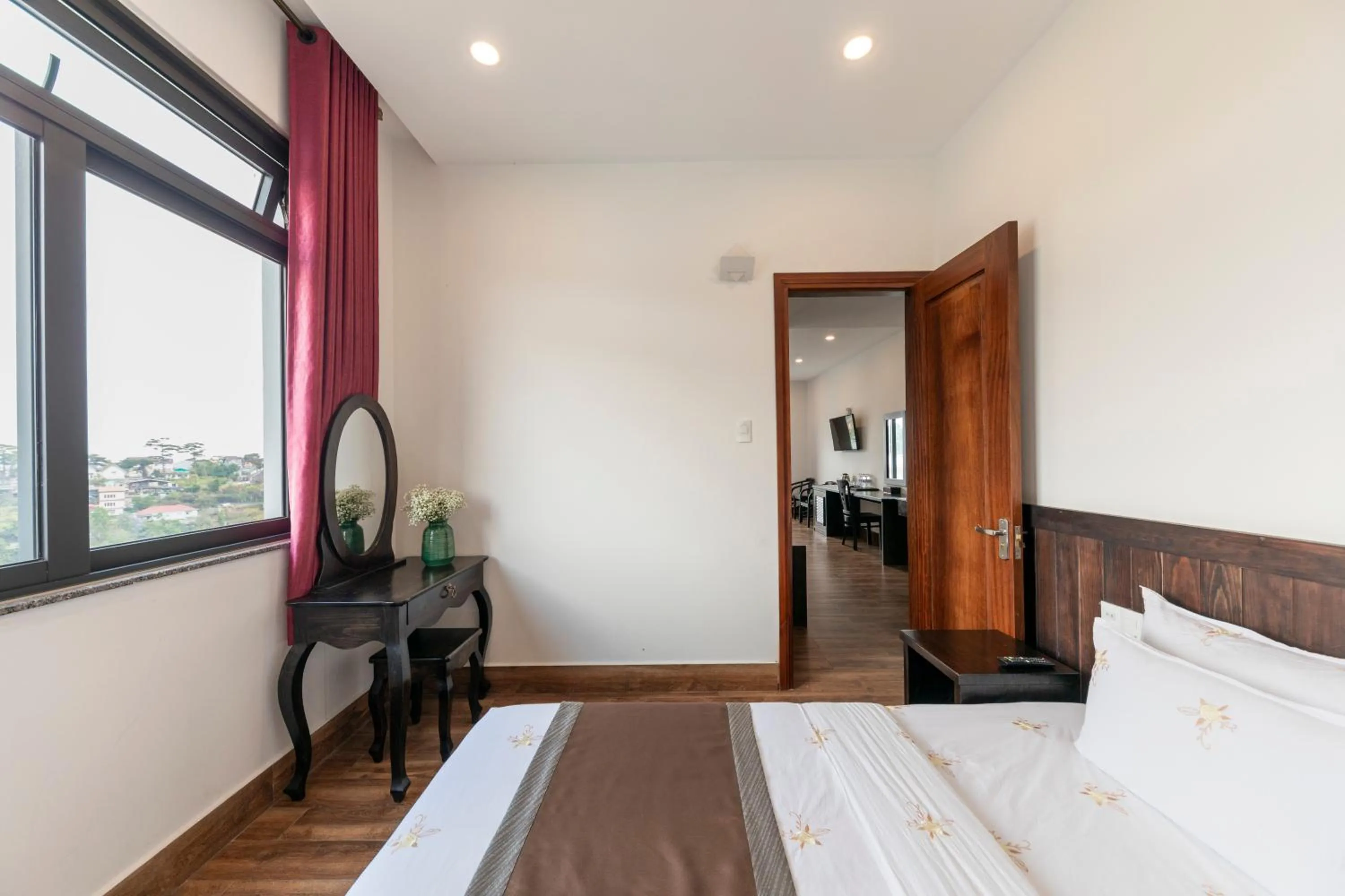 Bed in Thanh Loan 2 Da Lat Hotel