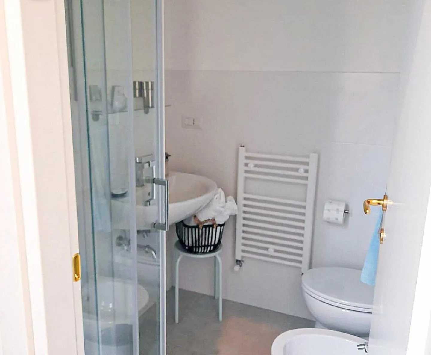 Shower in B&B La Luna nel pozzo