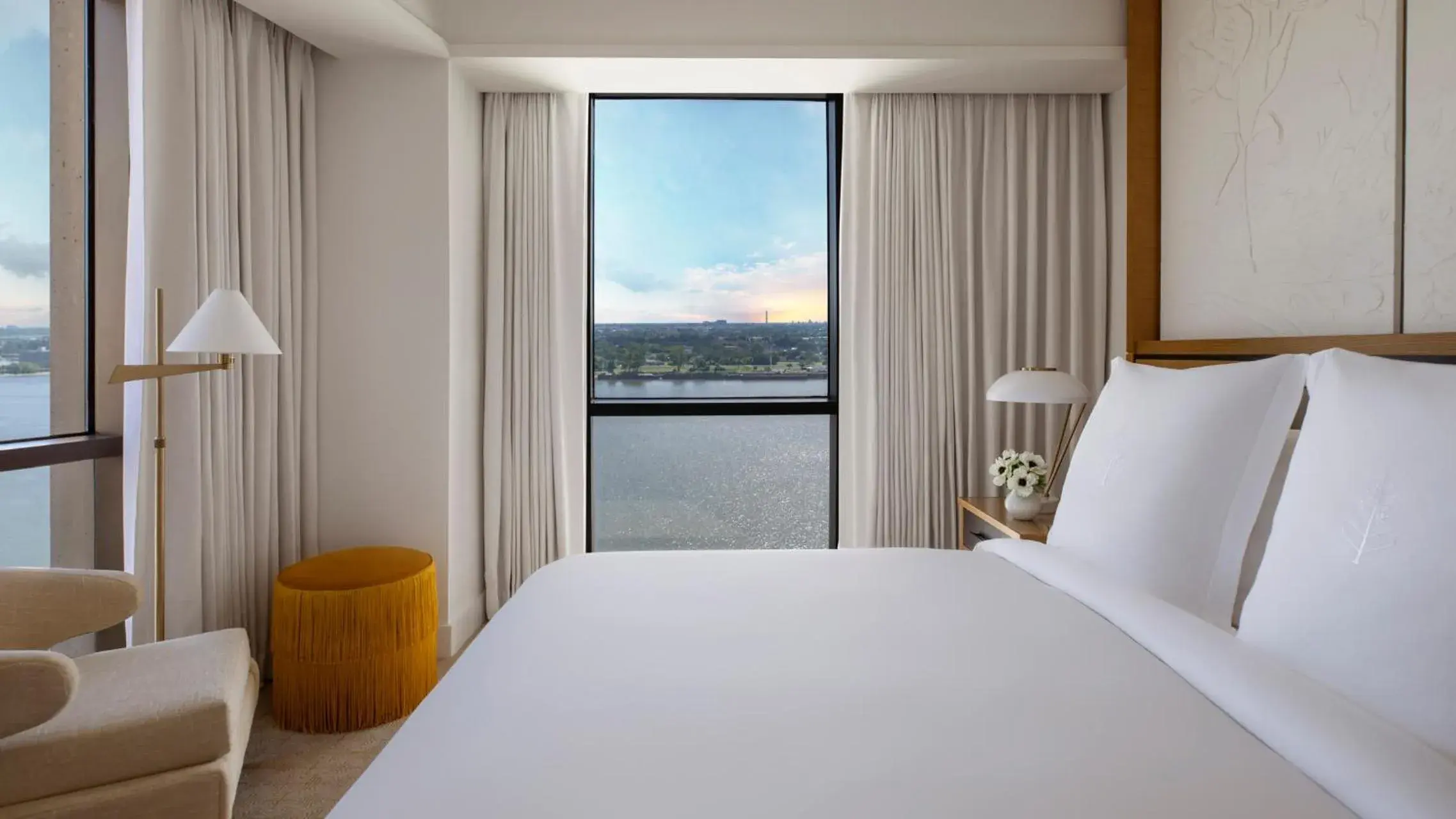 Bed in Four Seasons New Orleans Bed in Four Seasons New Orleans