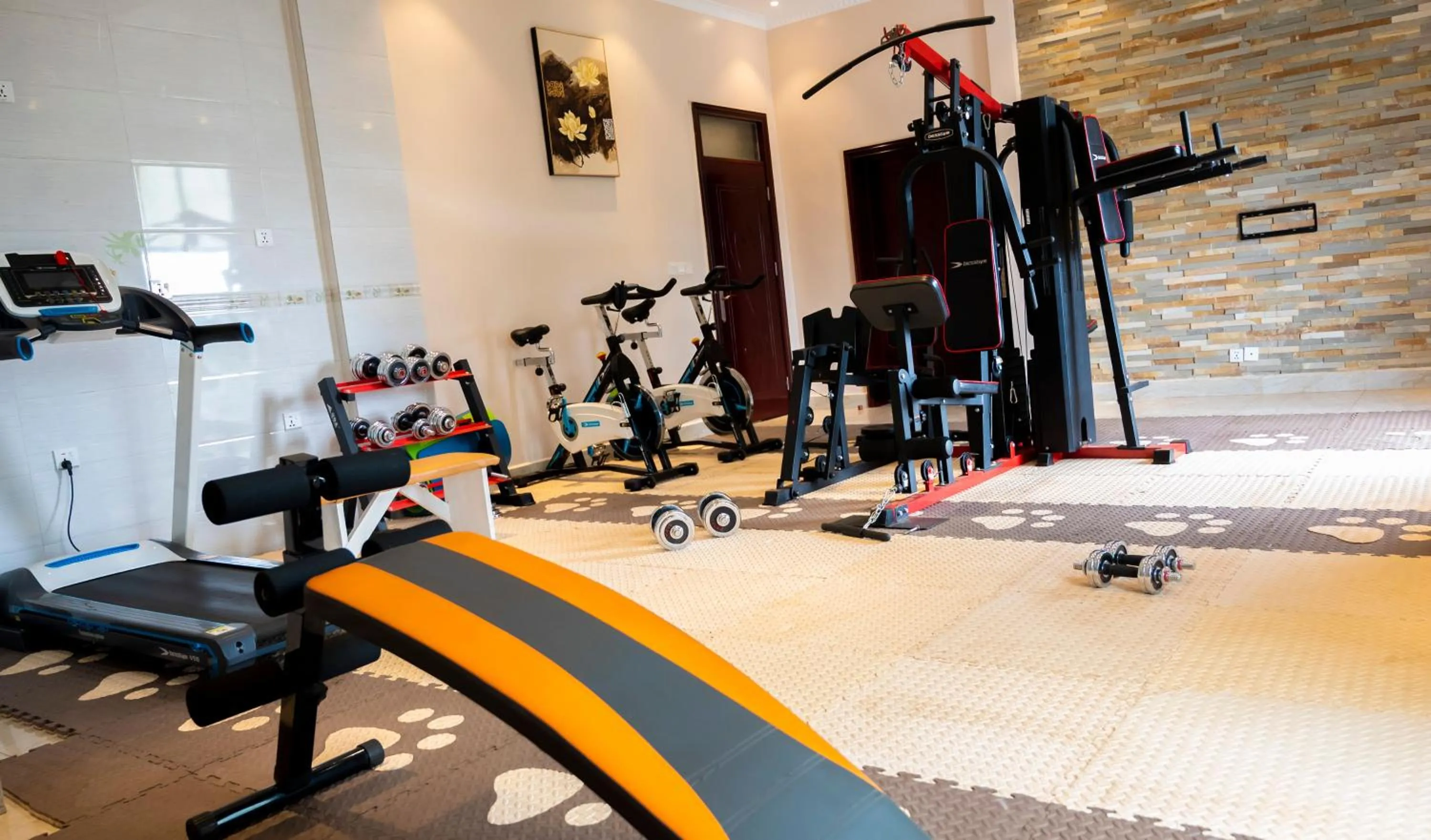 Fitness centre/facilities in Madras Hotel and Apartments